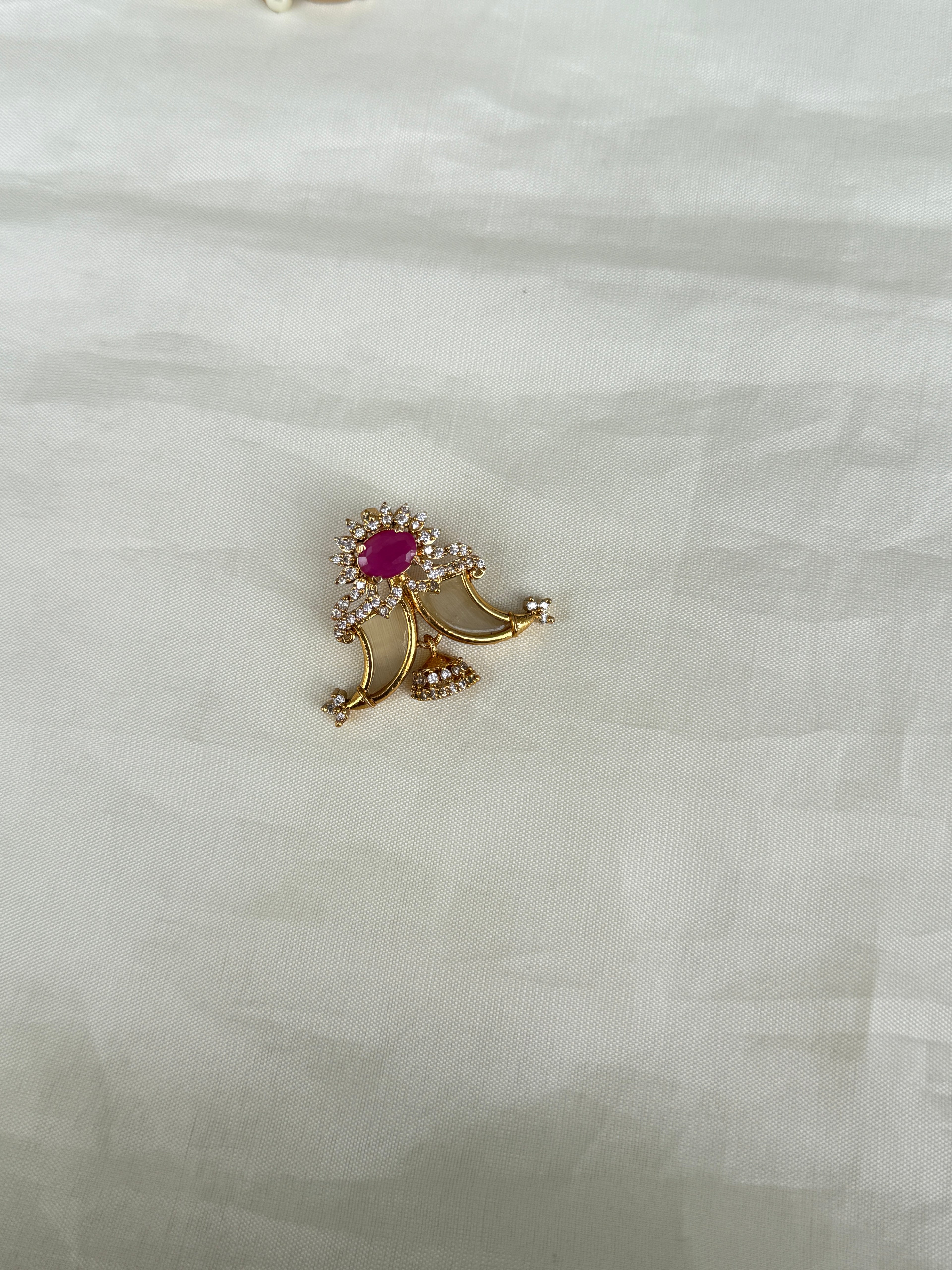 Pg009 puligoru pendant in green and ruby