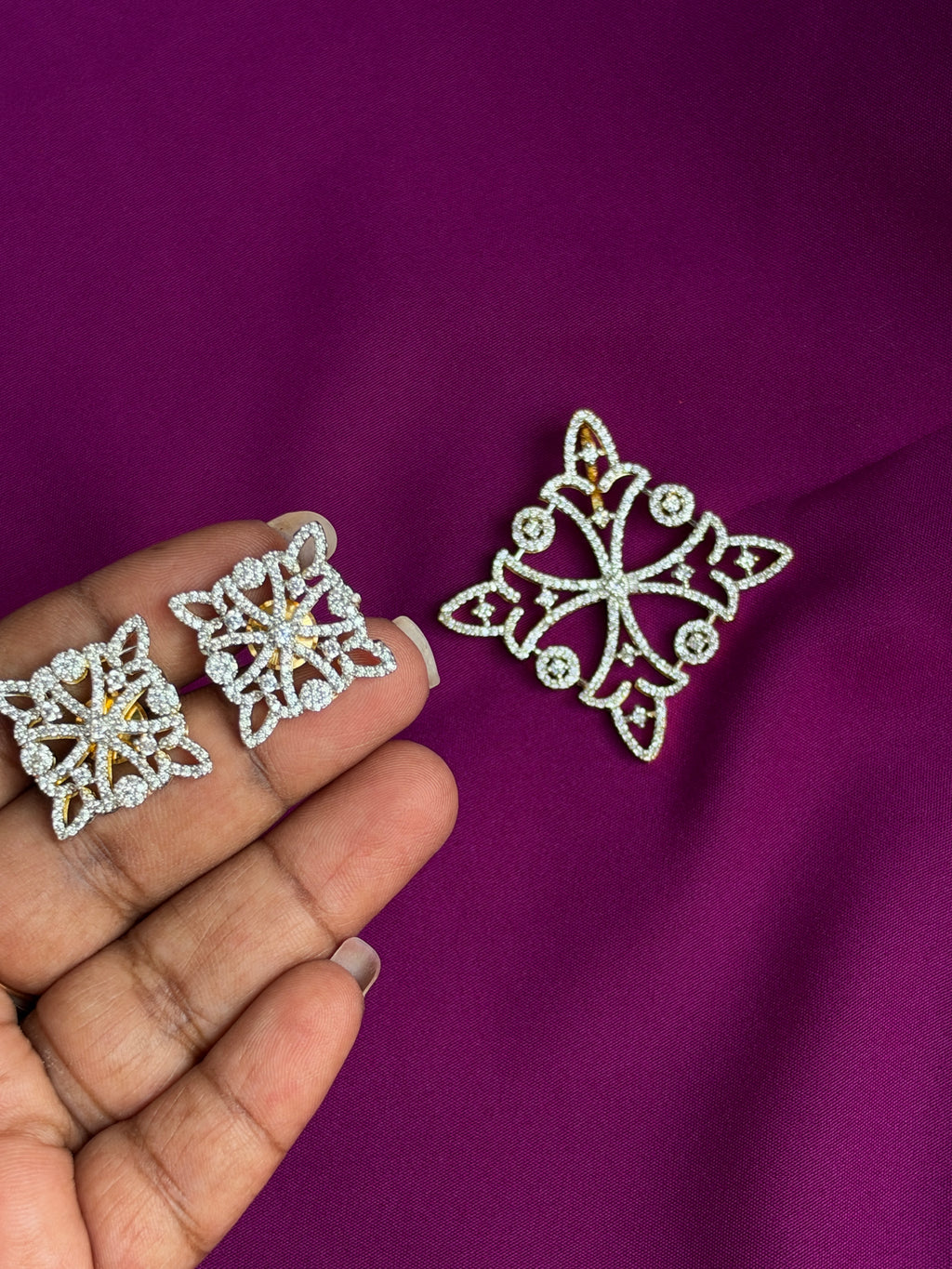 L033Diamond finish locket with earrings