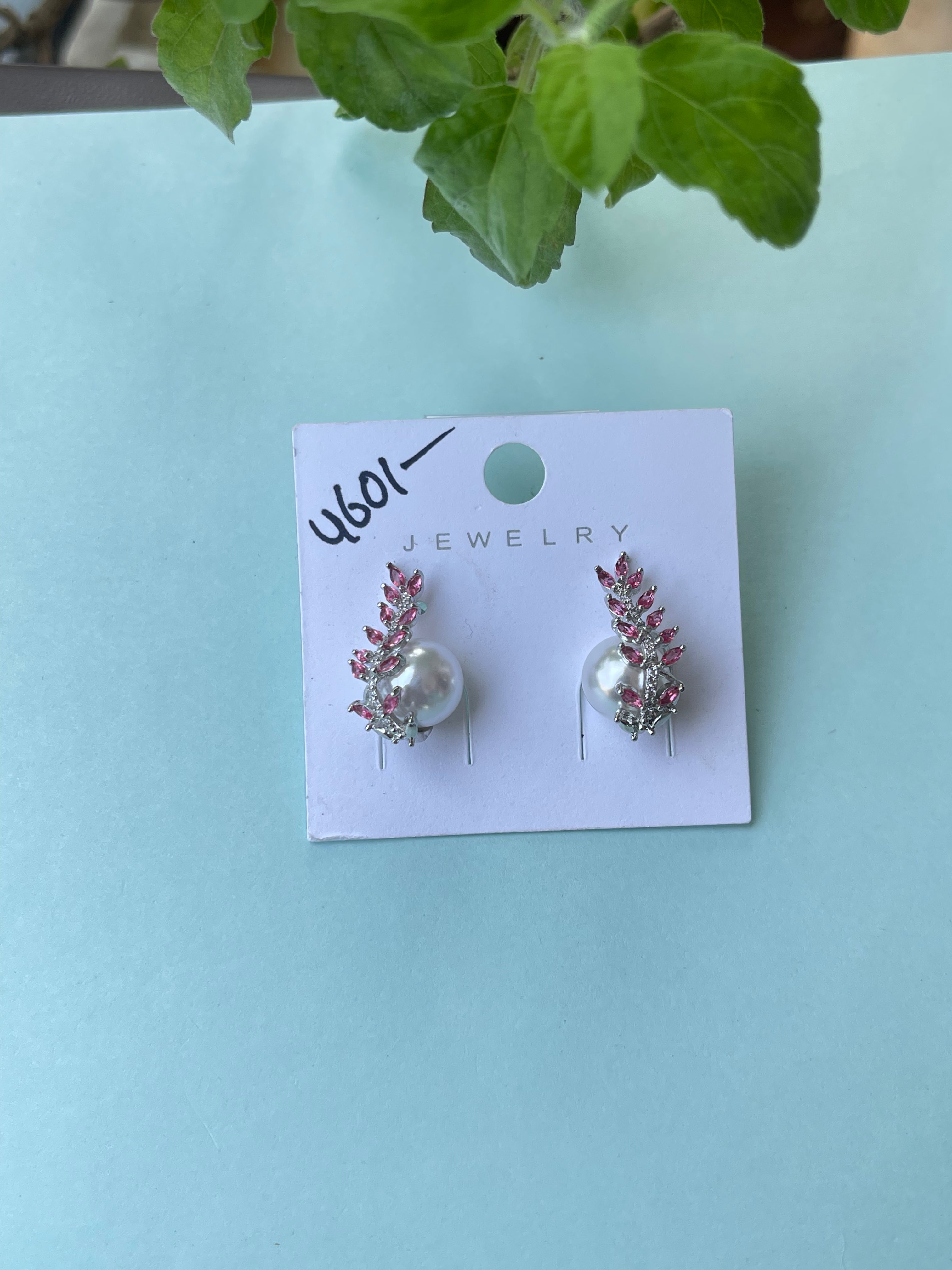 Pearl leaf silver studs
