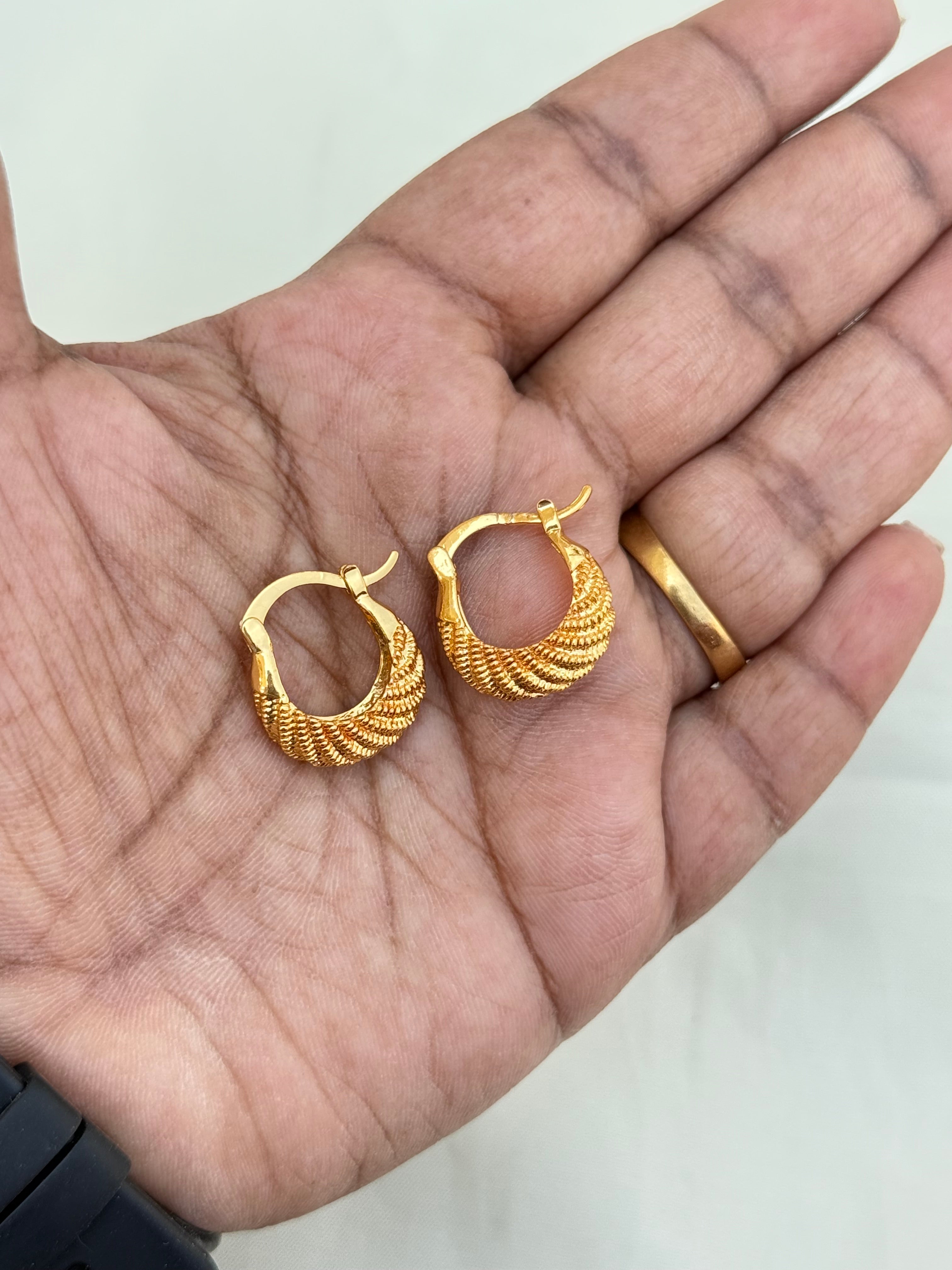 Er004 gold hoops