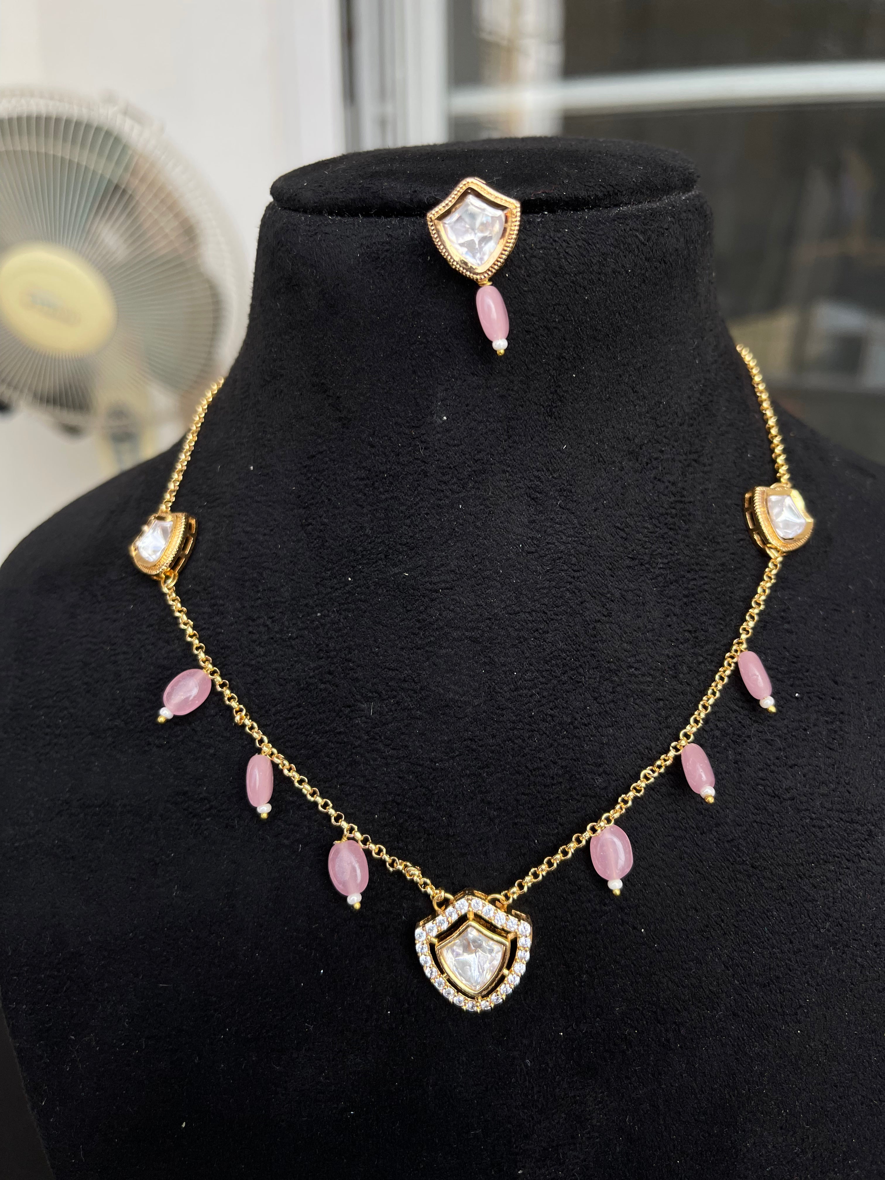 Kundan pendent and beads pc011