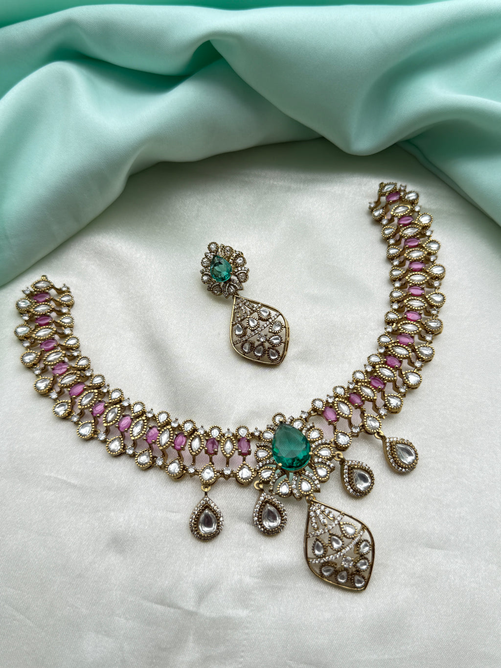 multi short neckset with drop earrings Ns254
