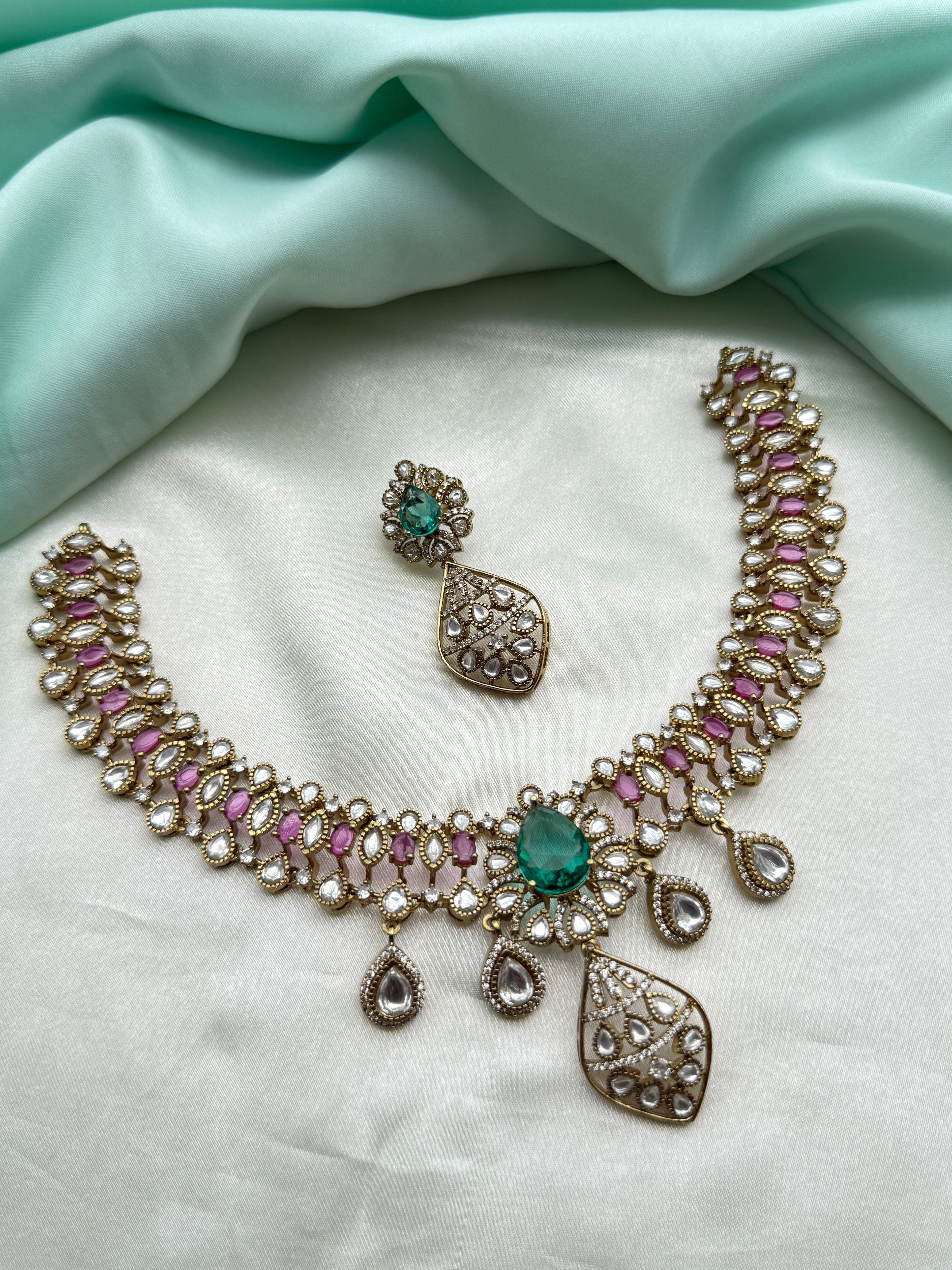 multi short neckset with drop earrings Ns254