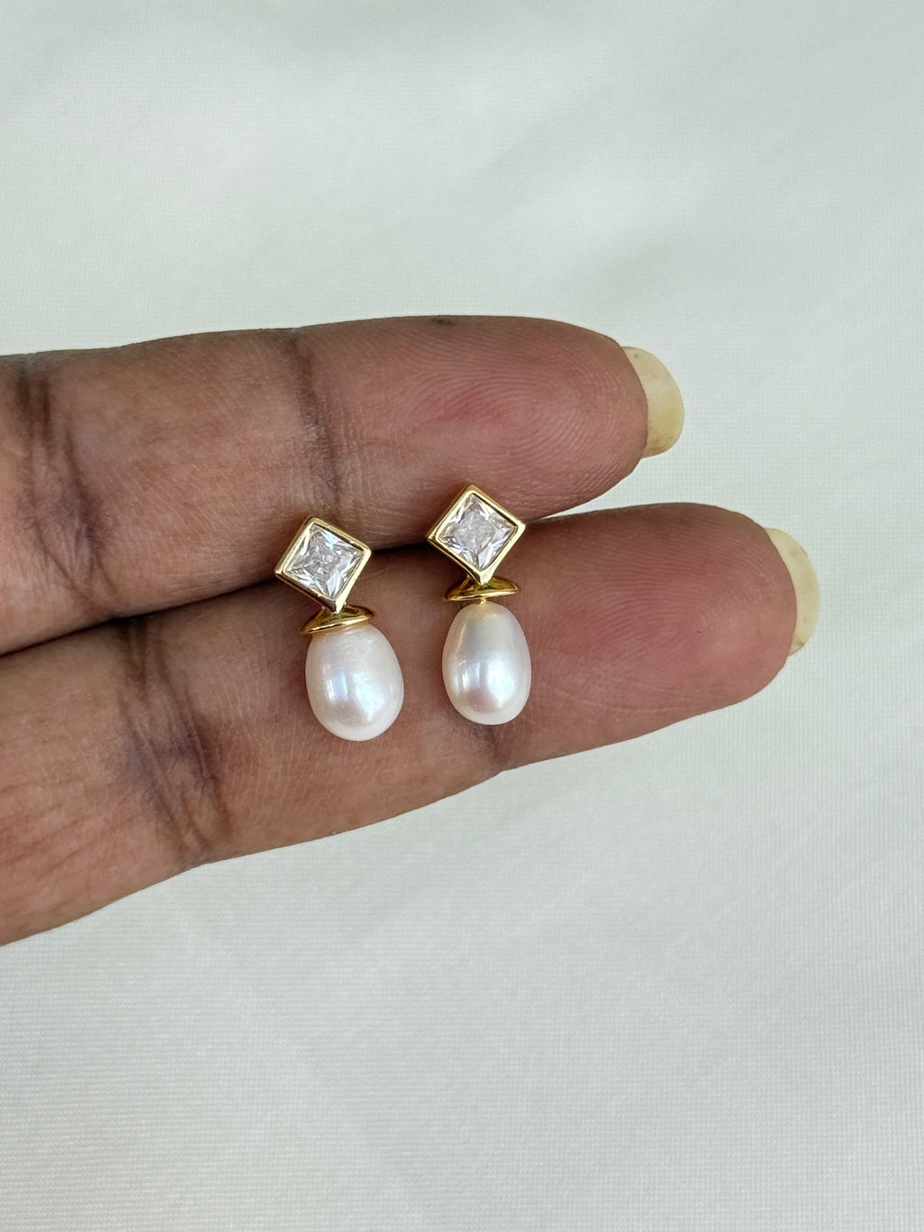 Se013 92.5 silver hallmark pearl studs
