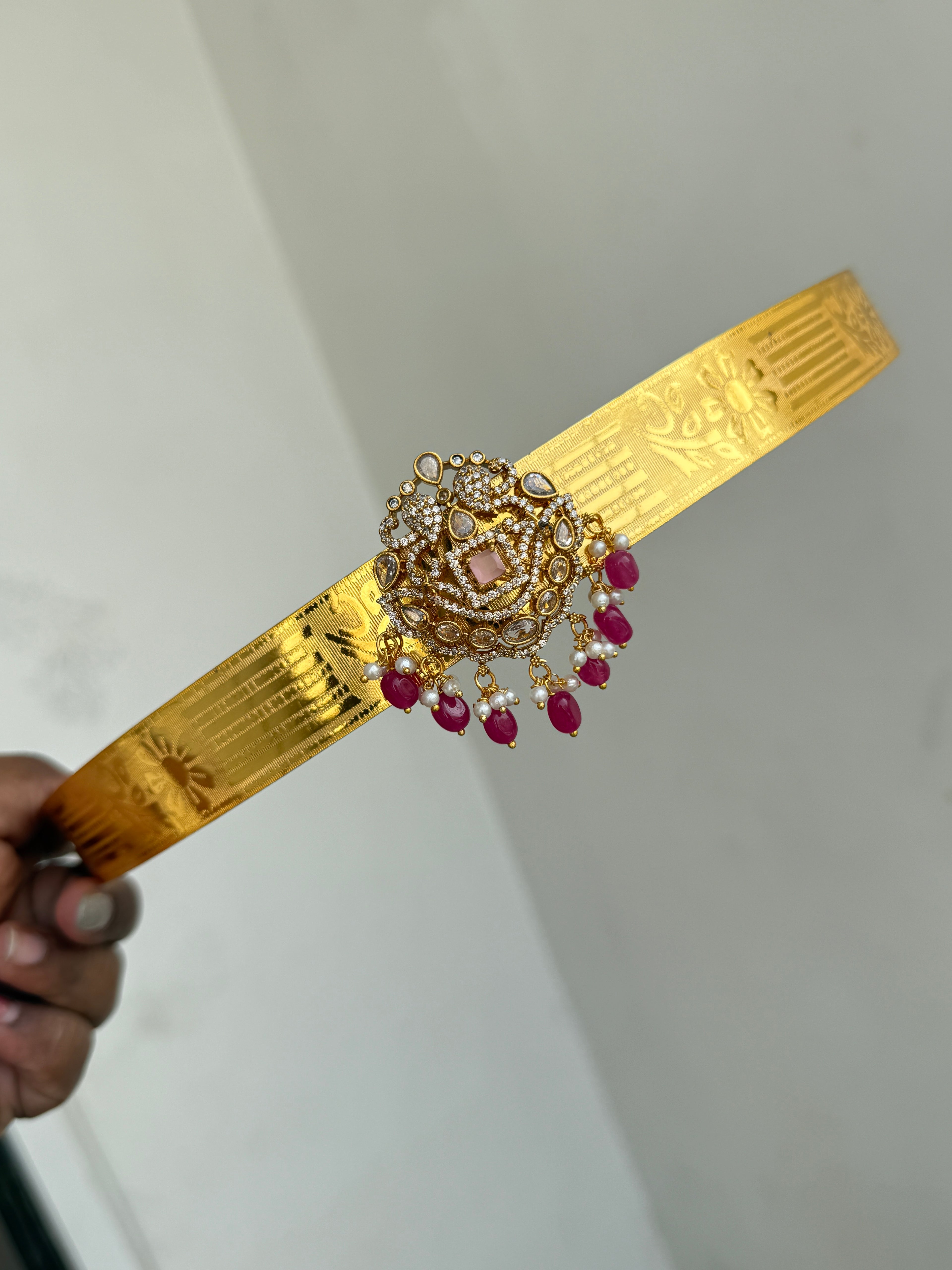 Hb607 adults texture hipbelt with ruby beads