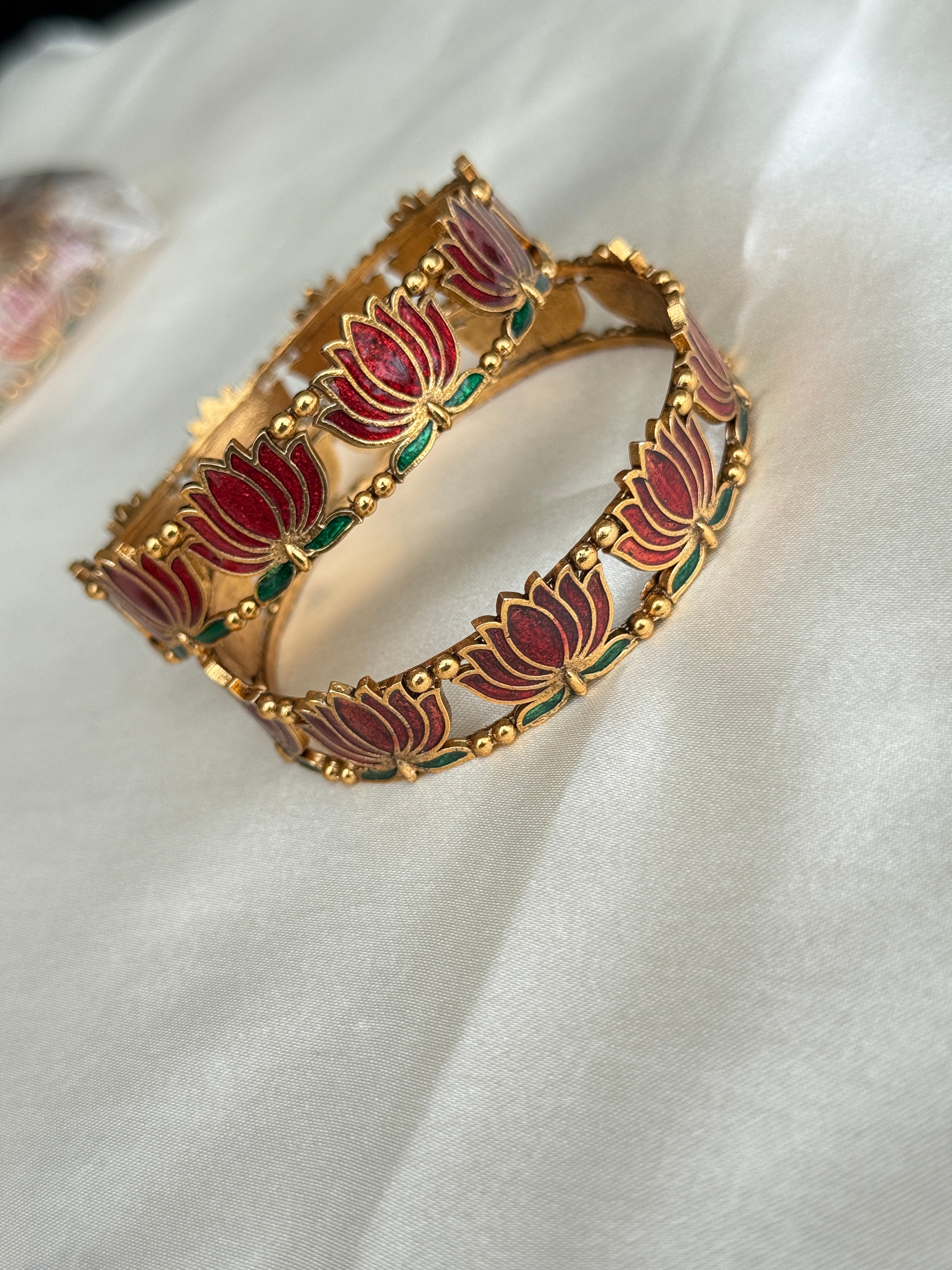 Sb114 lotus bangles