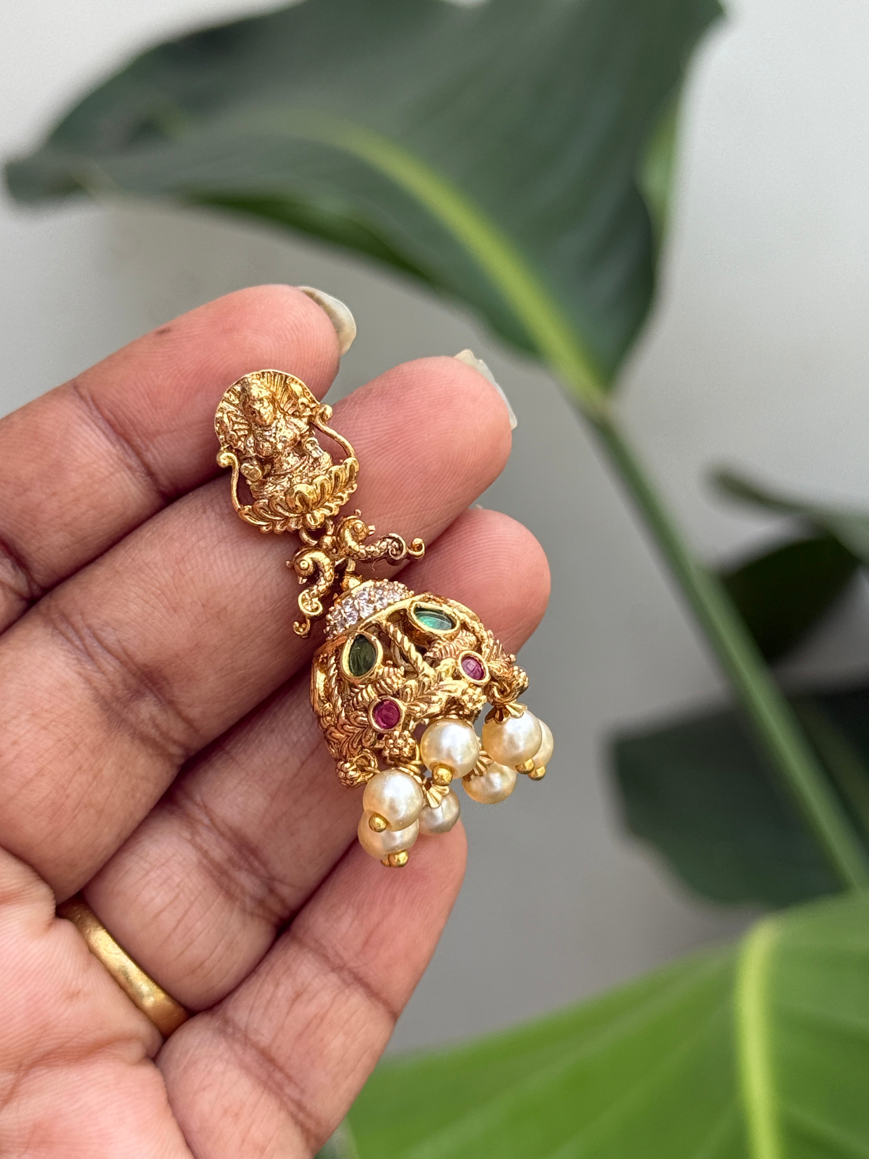 Er73 Lakshmi Devi small butta Earrings