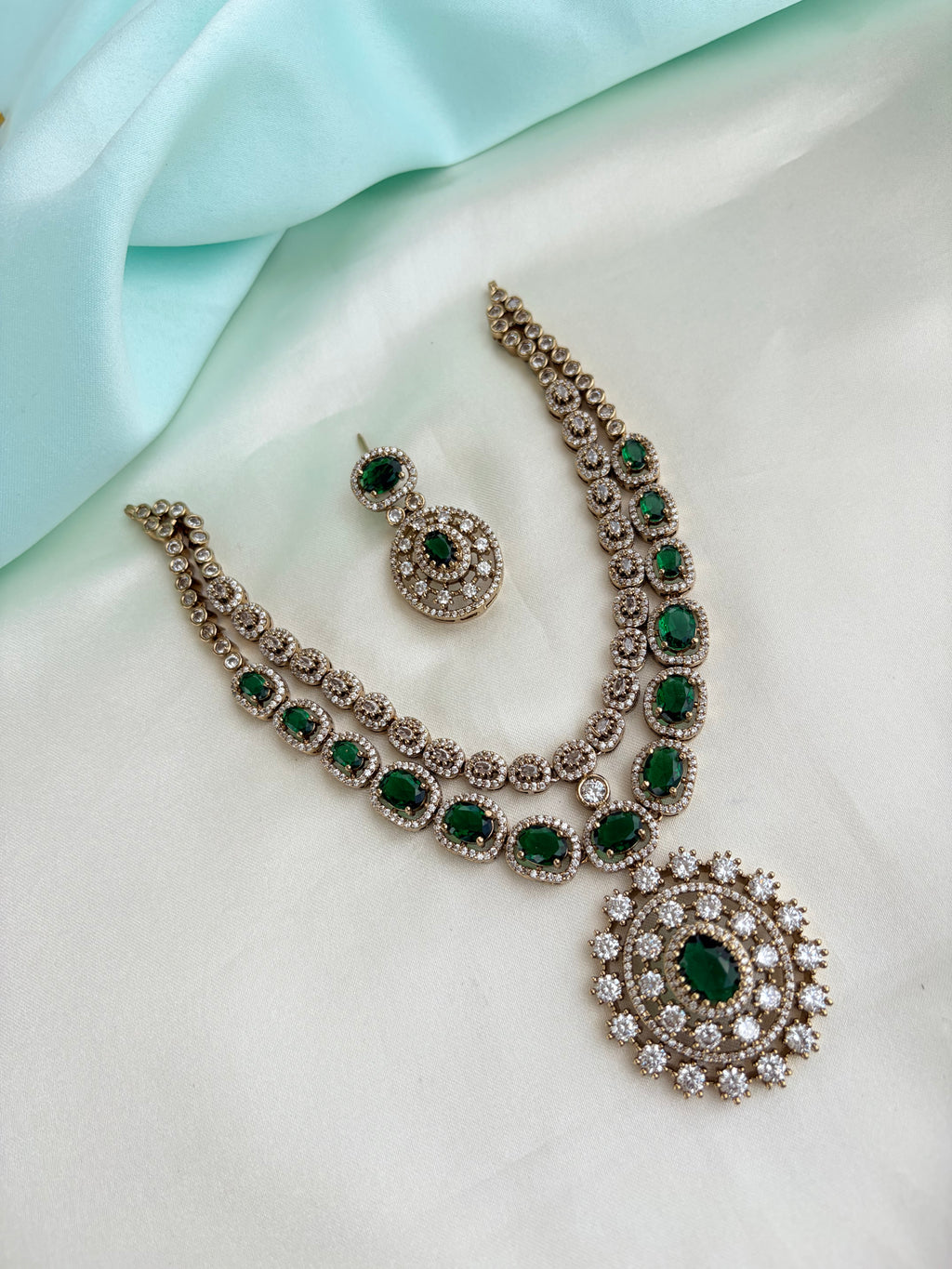 Emerald Royale Diamond Neckset Set with Earrings Ns975