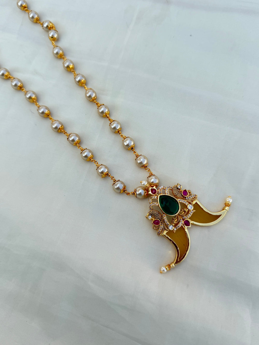 Pg004 multi puligoru pendant with pearl chain