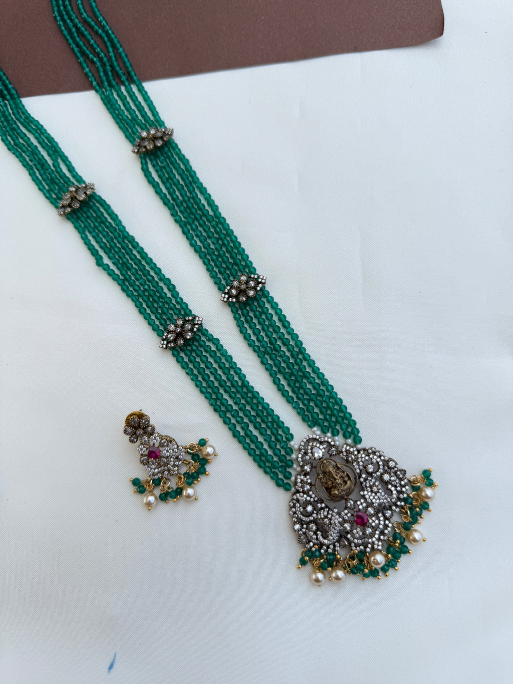 Ns542 lakshmidevi Victorian Onex beads