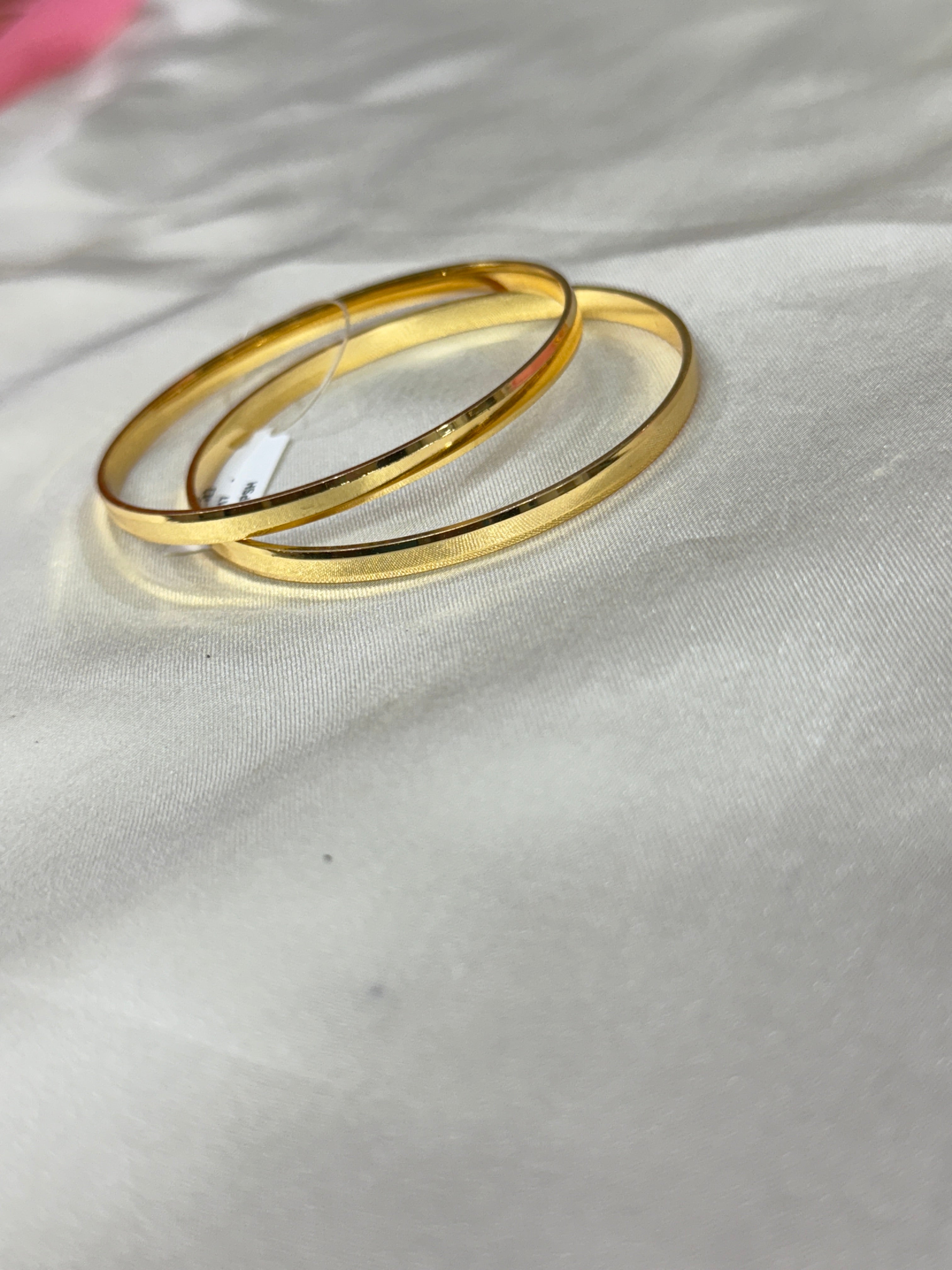 Sb136 plain gold daily wear bangles