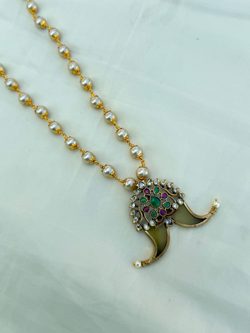 Pg001 multi puligoru pendant with pearl chain