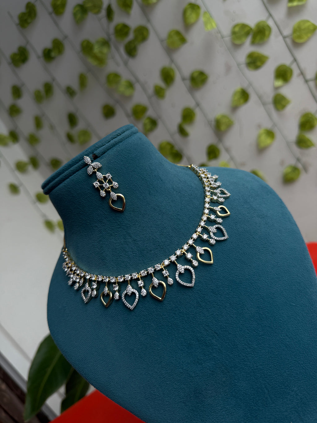 Unique diamond finish neckset with flower design earrings ns295