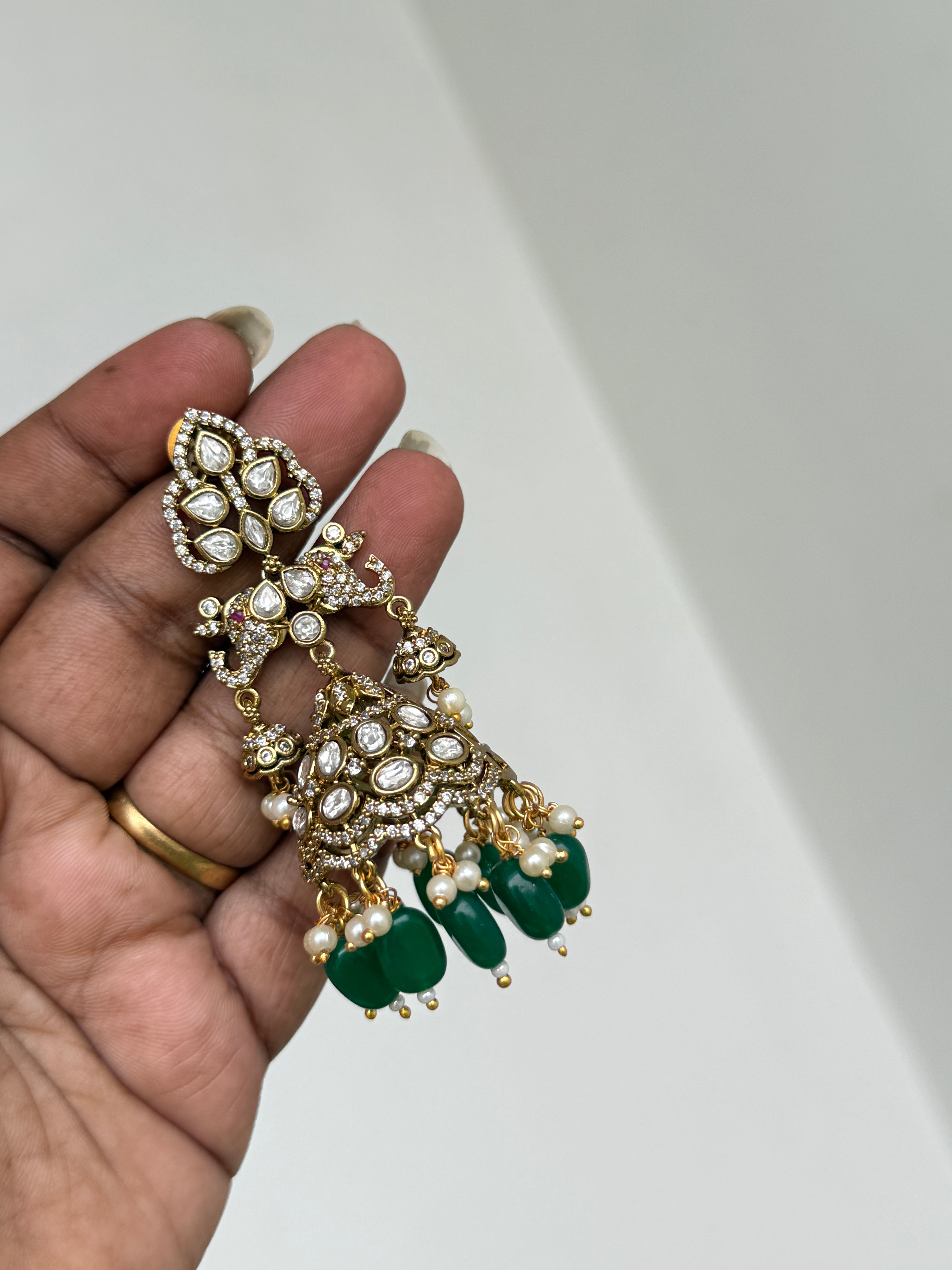 Er134 elephant Victorian Kundan butta Earrings