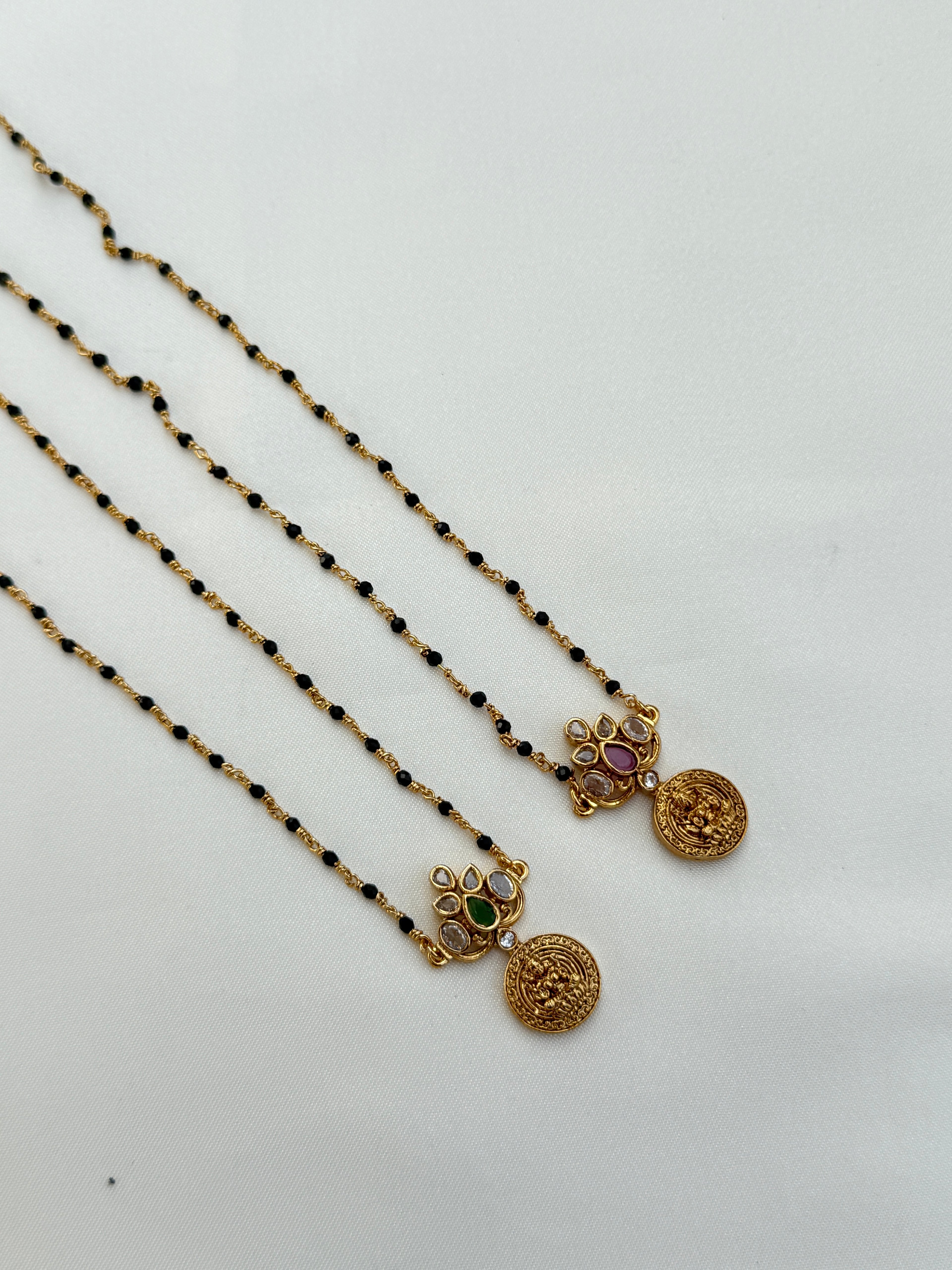 Bb026 single line lakshmi Devi blackbeads