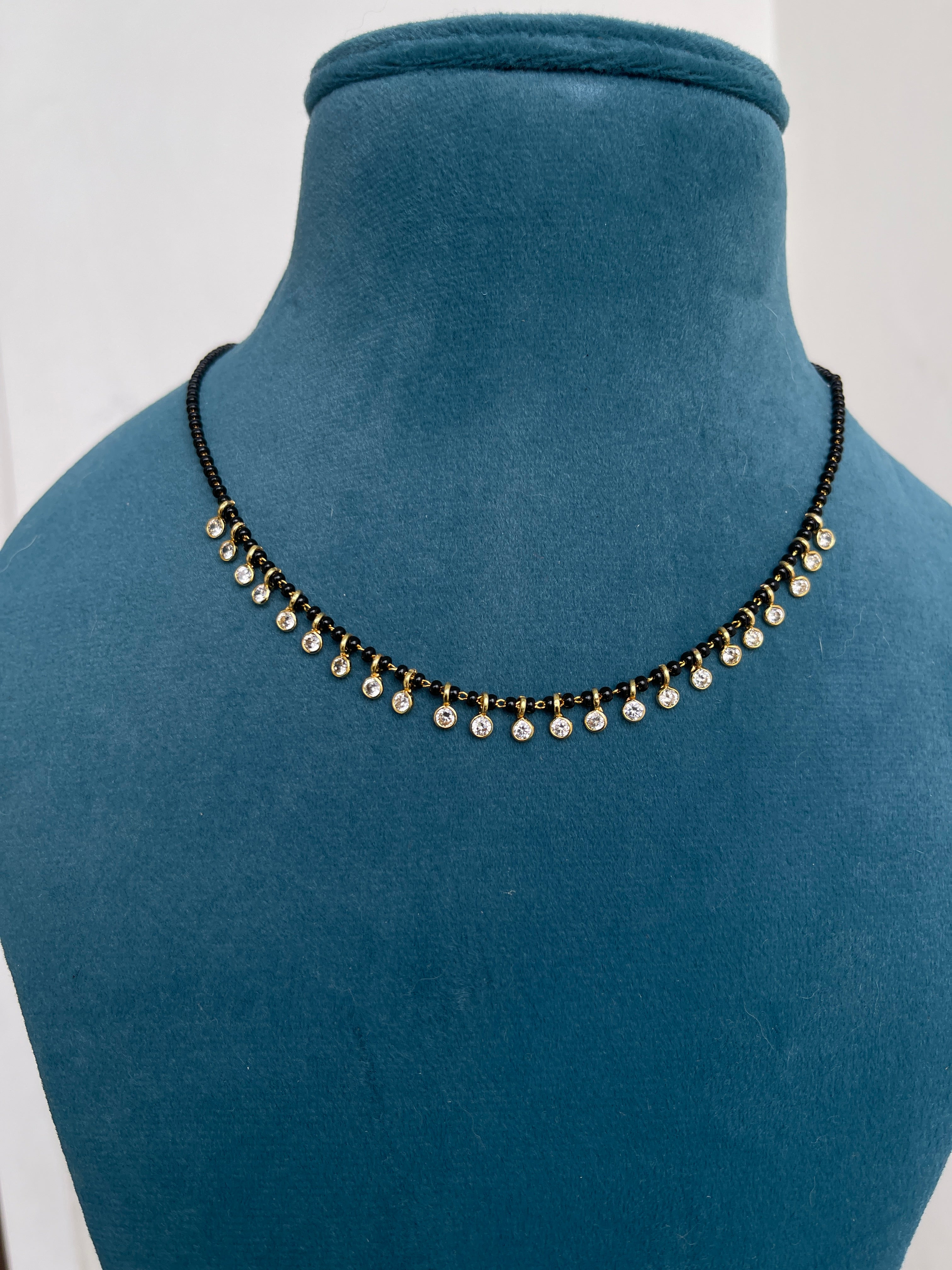 23 white stone short blackbeads bb1612