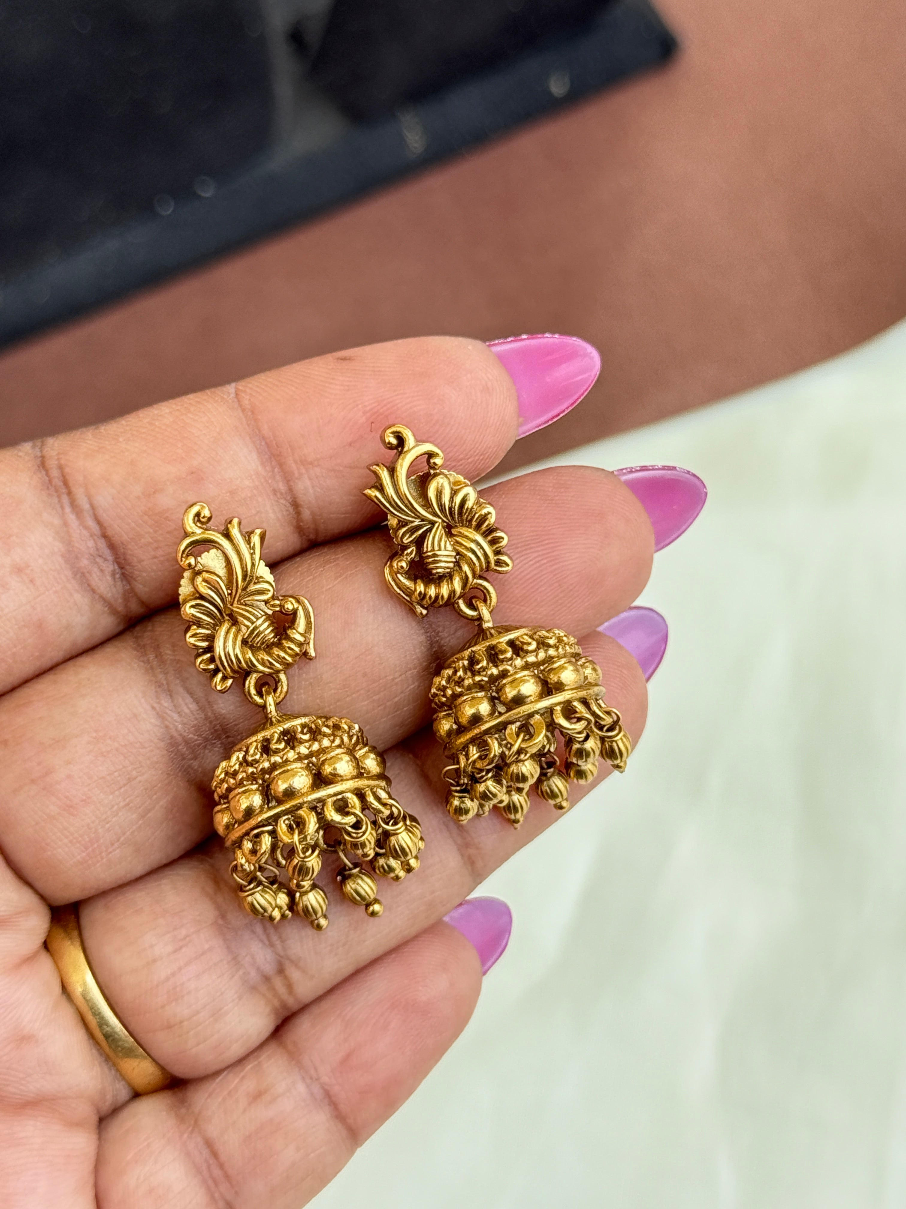 Er56 peacock gold ball butta Earrings