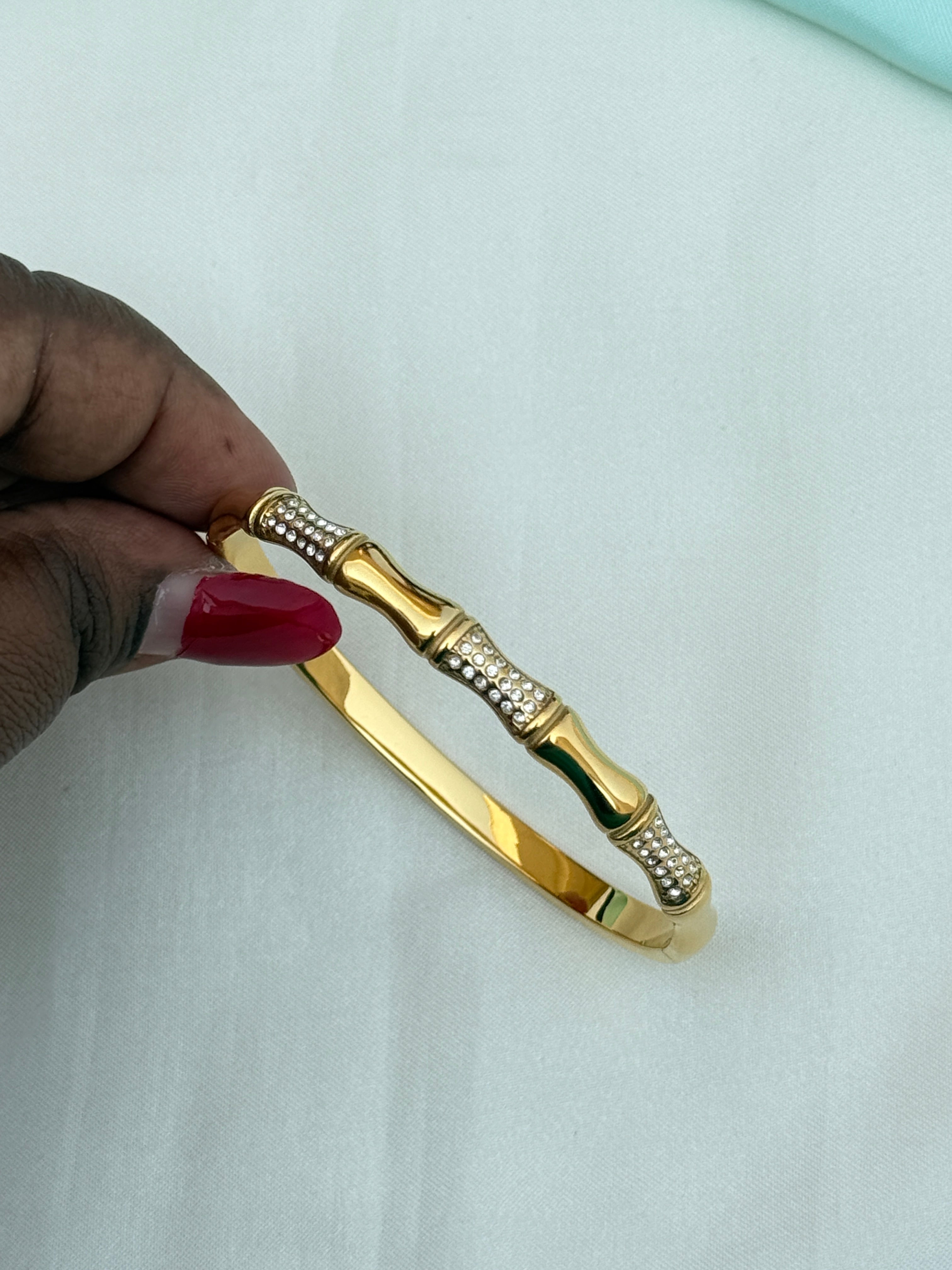 Ab560 anti tarnish gold colour white stones openable kada bracelet