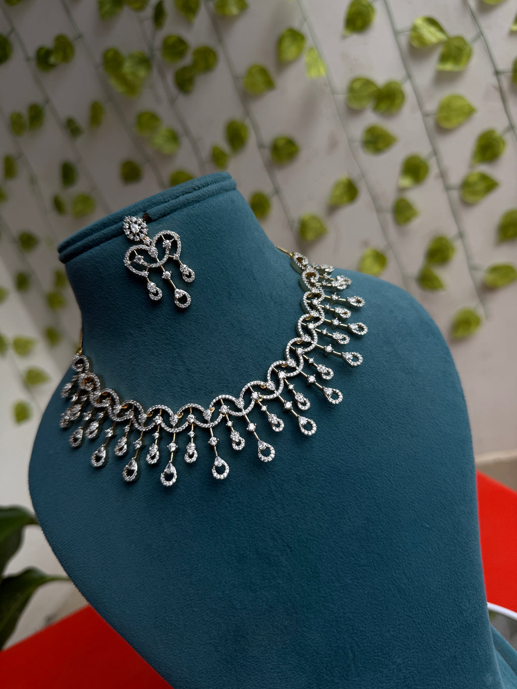 Unique diamond finish neckset with earrings ns253