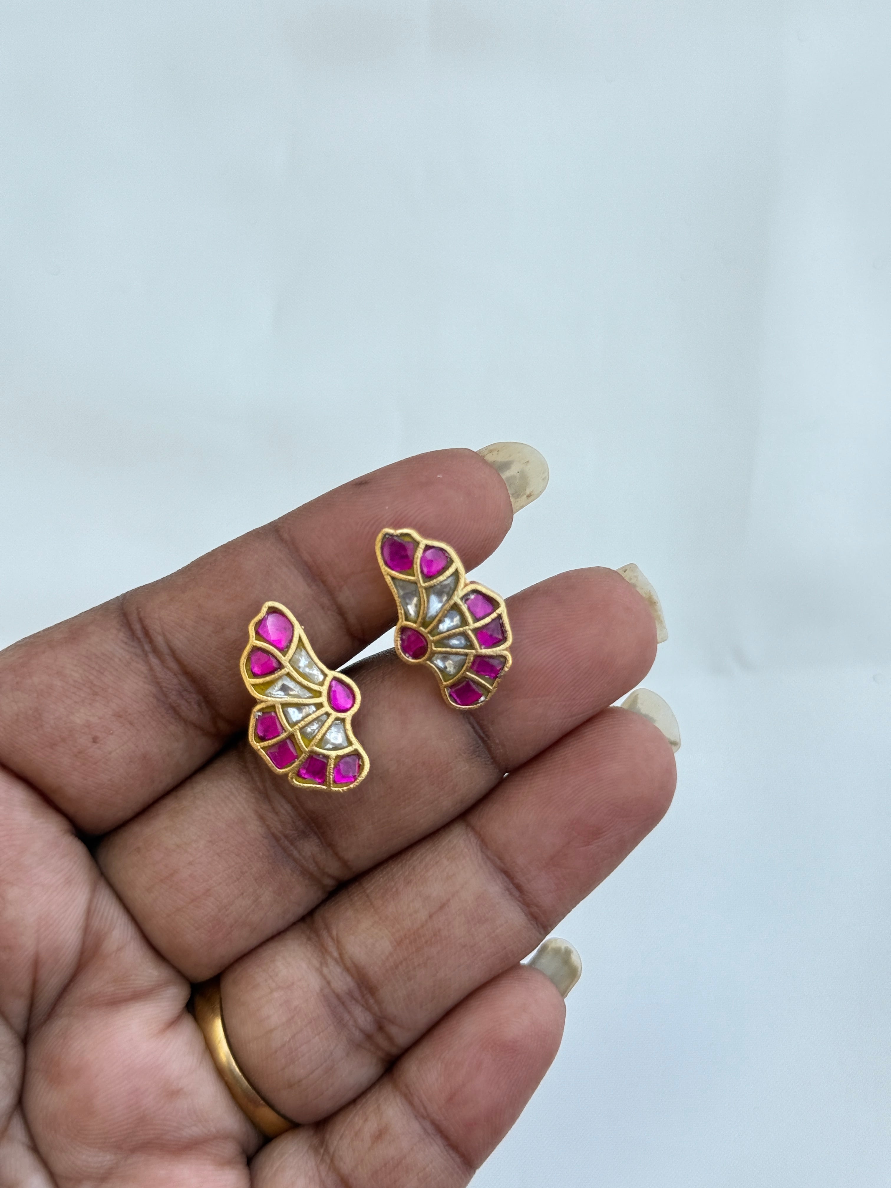 St022 jadau kundan small butterfly stud