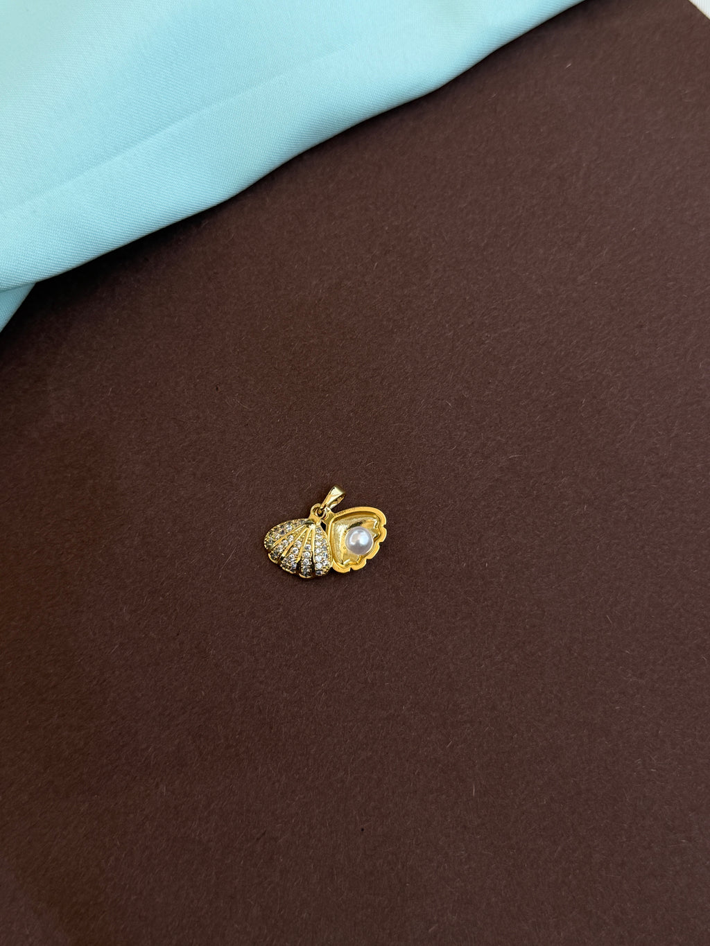 Al05 anti tarnish pearl shell charm ( pendent)