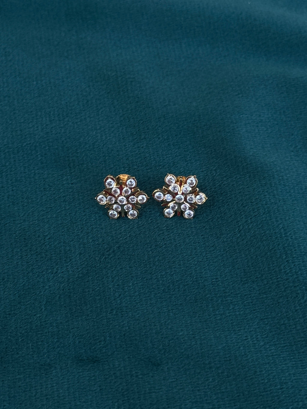 Ph015 panchaloham white stone studs
