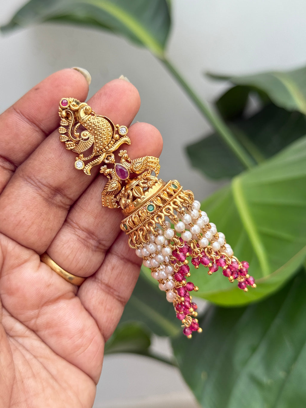 Er64 big peacock pearl butta Earrings