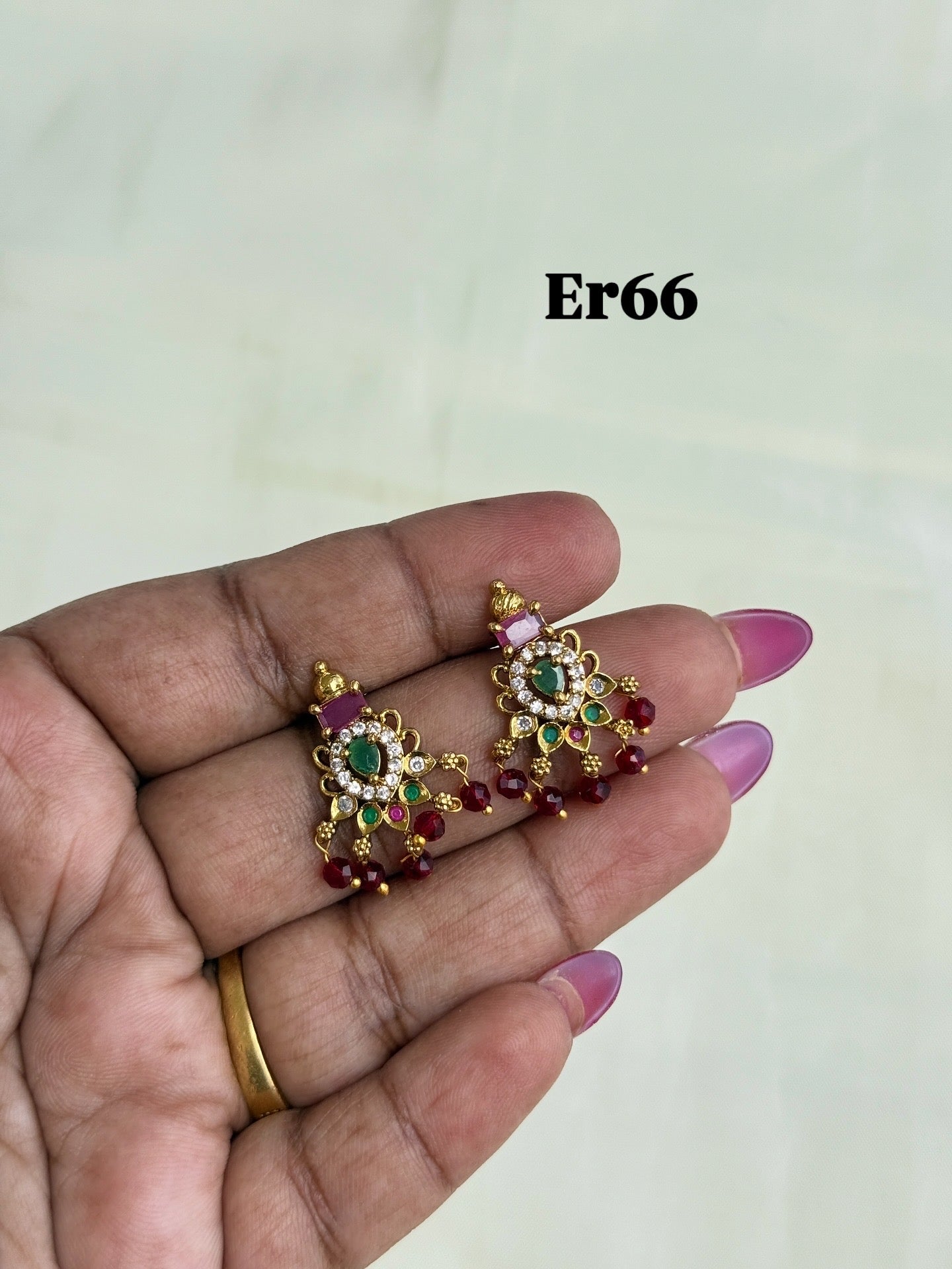Er66 small chandbali maroon earrings