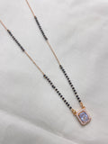 Single line short blackbeads with square pendant