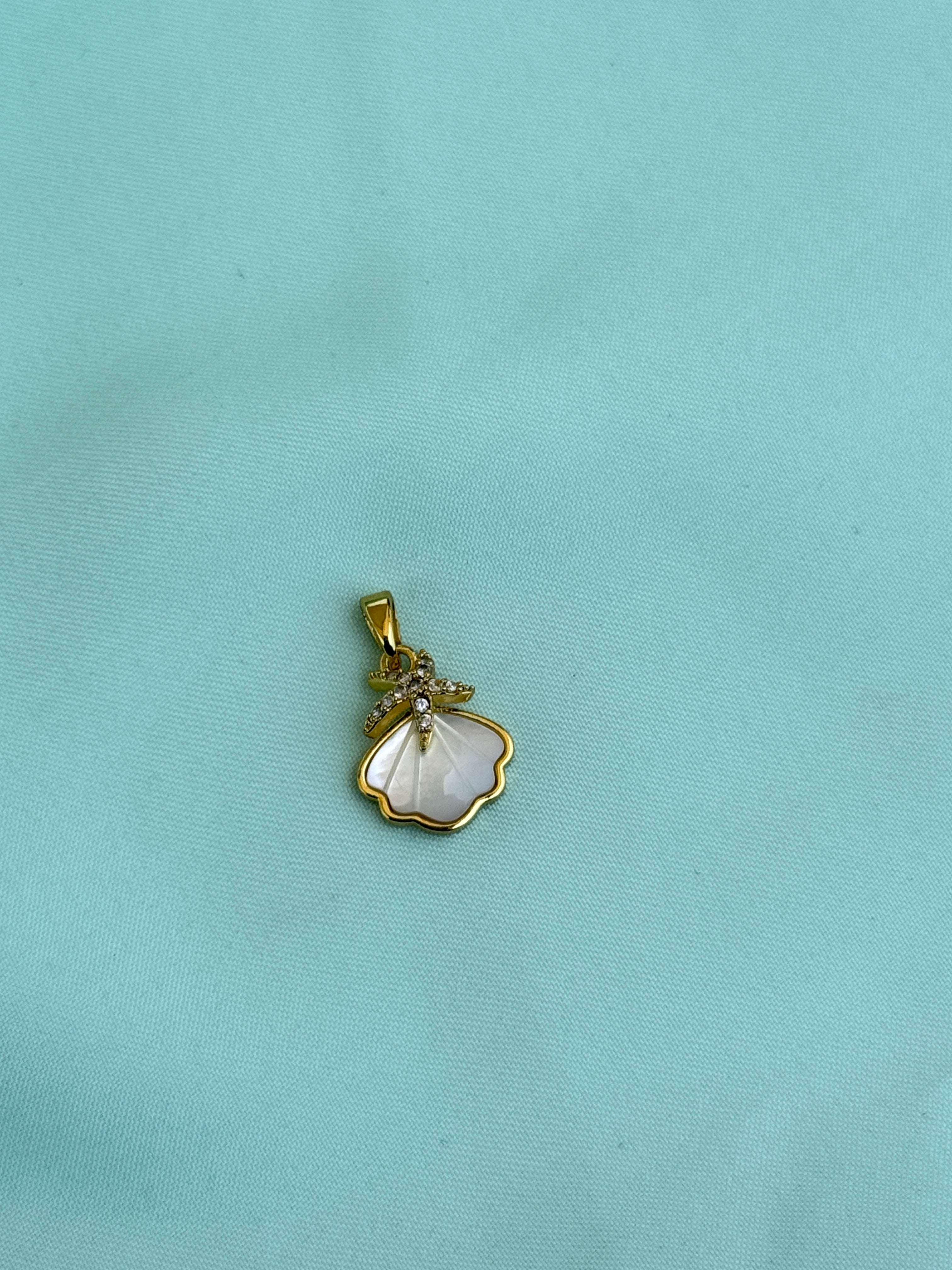 Al07 anti tarnish pearl shell charm (pendent)