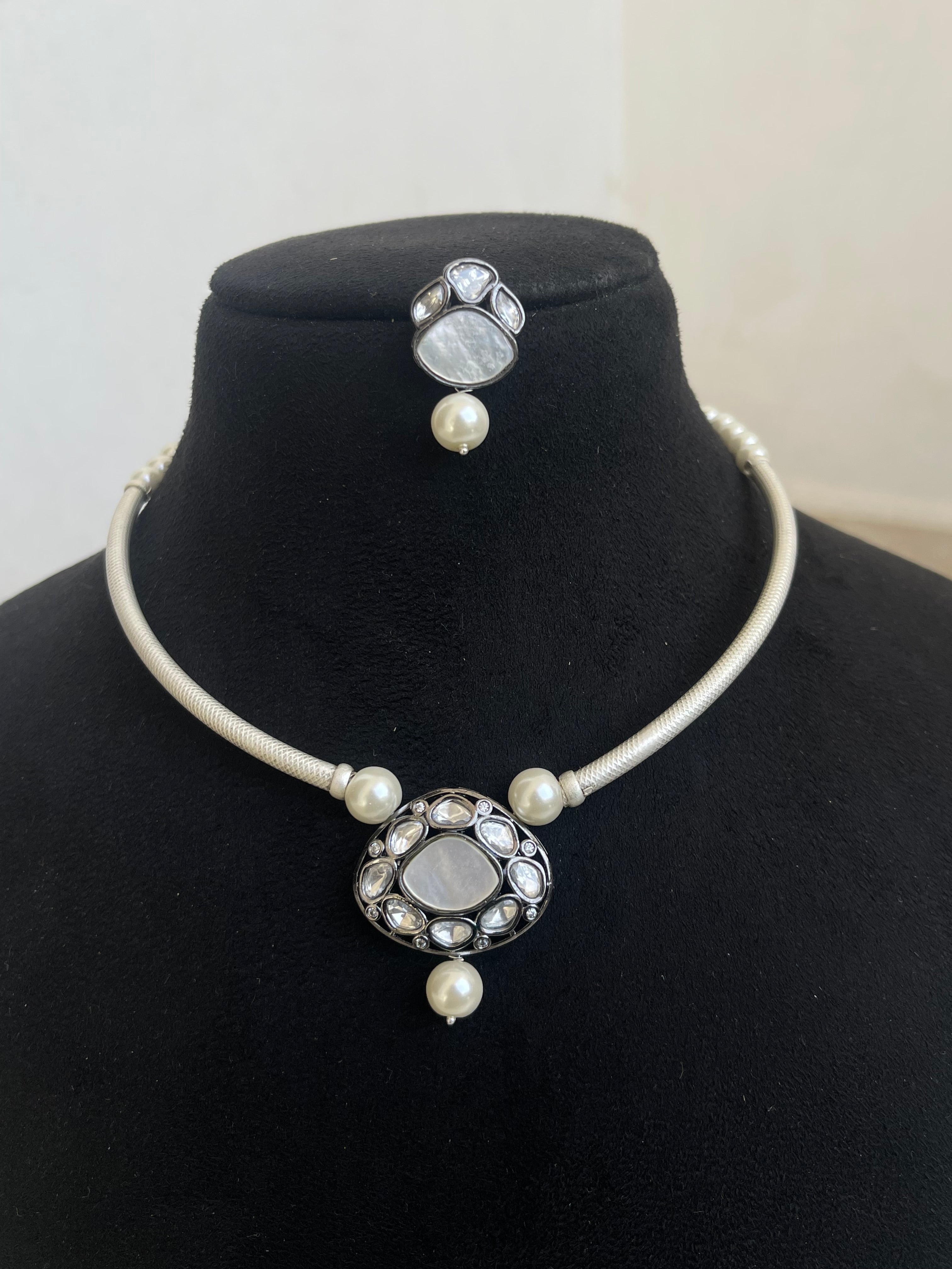 Unique silver thread Moissanite pendant with earrings pr002