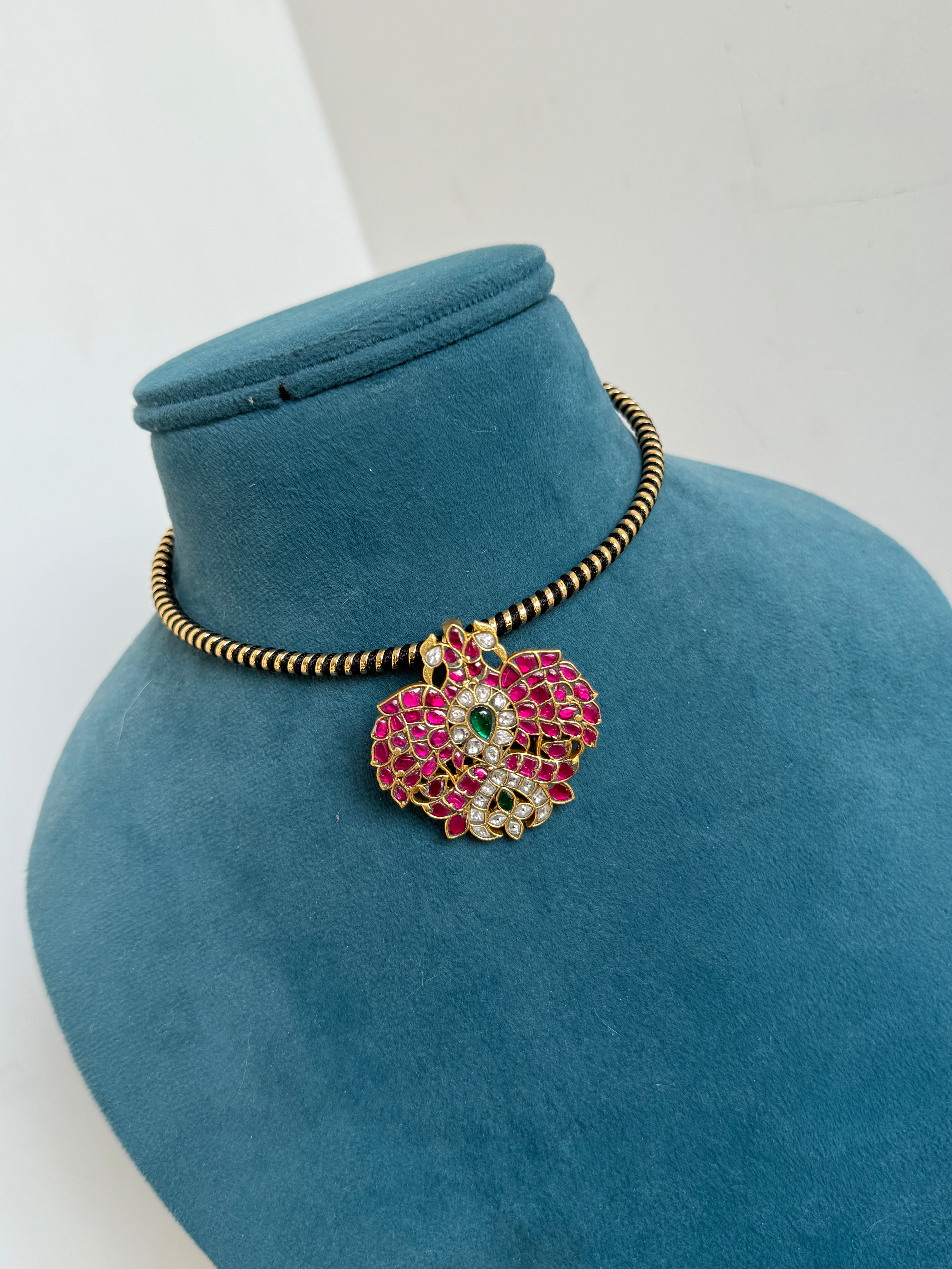 Hs021 hasli with jadau kundan garudavegha pendent