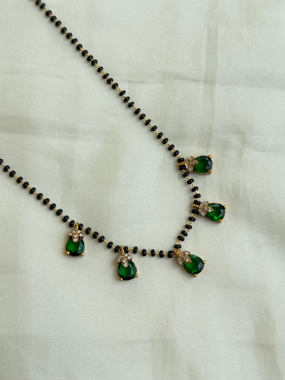 Bb008 single line 5stones blackbeads