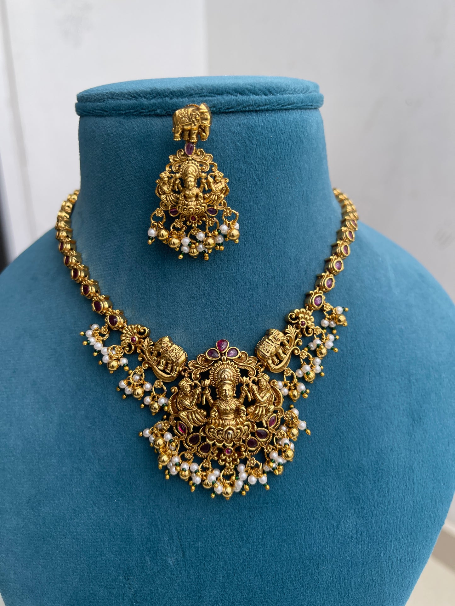 Lakshmi Devi neckset with earrings Ns1528