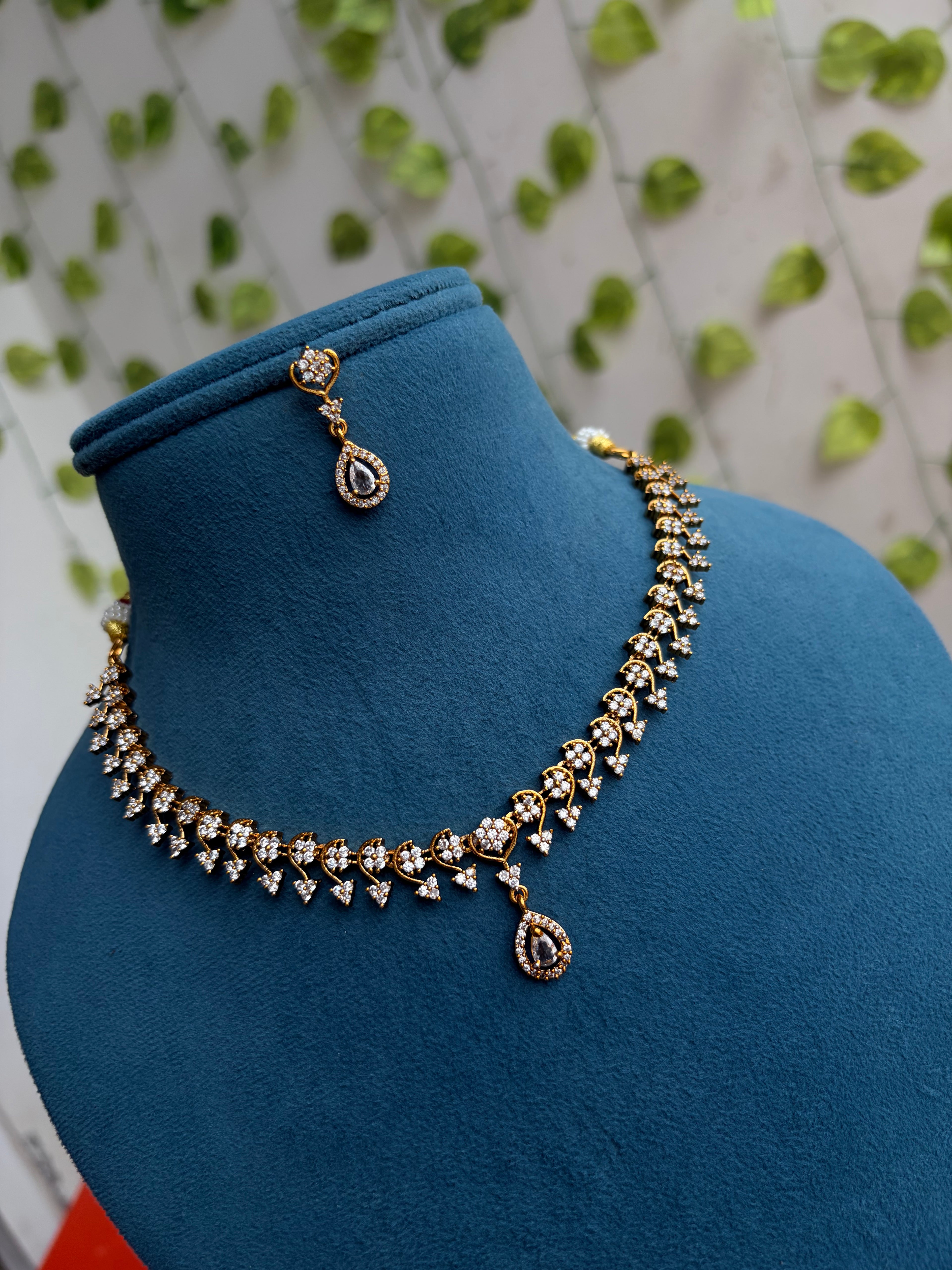 Flower design drop pendant short Neckset with earrings - Ns840