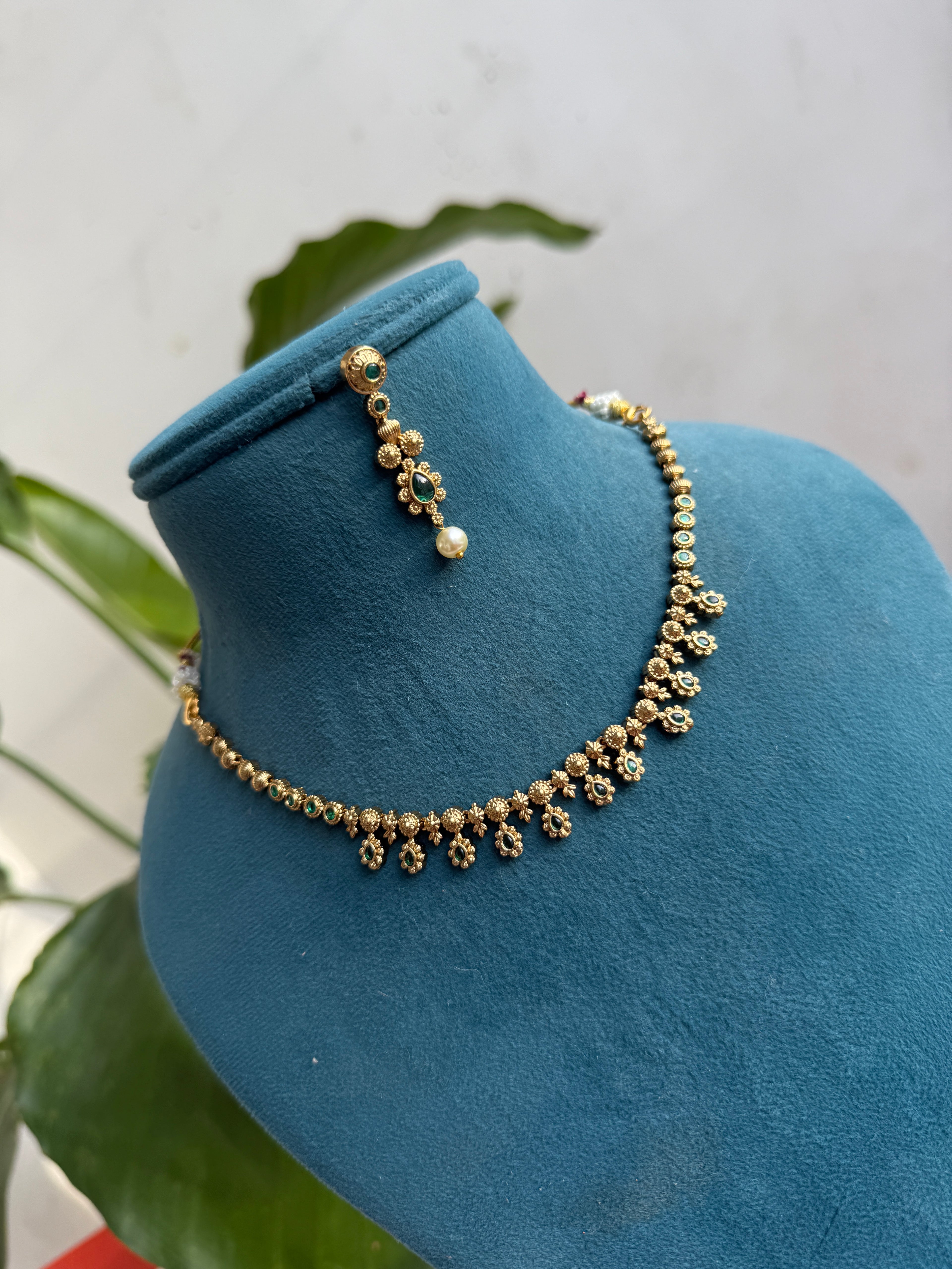 Ns477 simple green neckset
