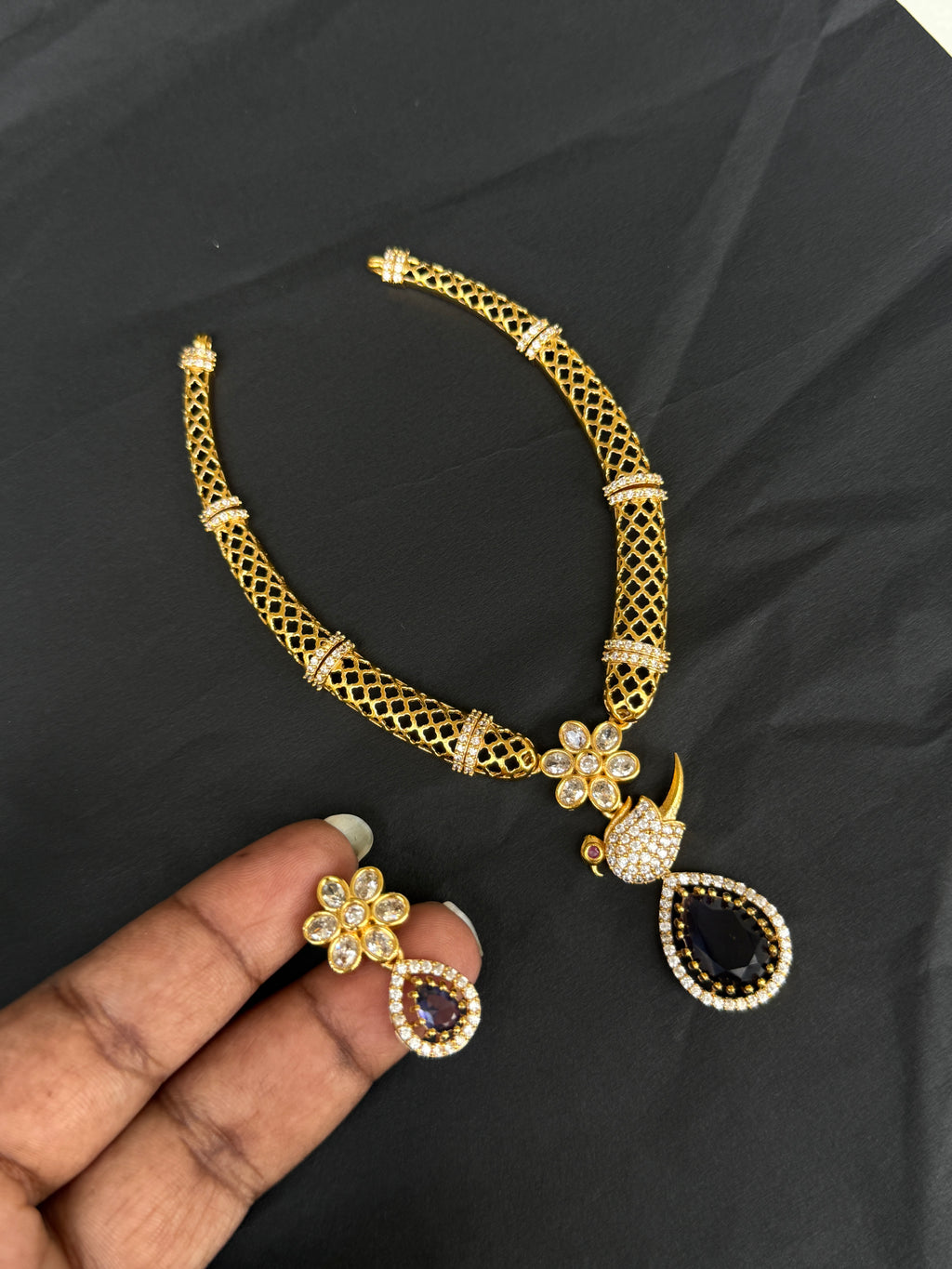 NS392 Kante Neckset with earrings in purple stone