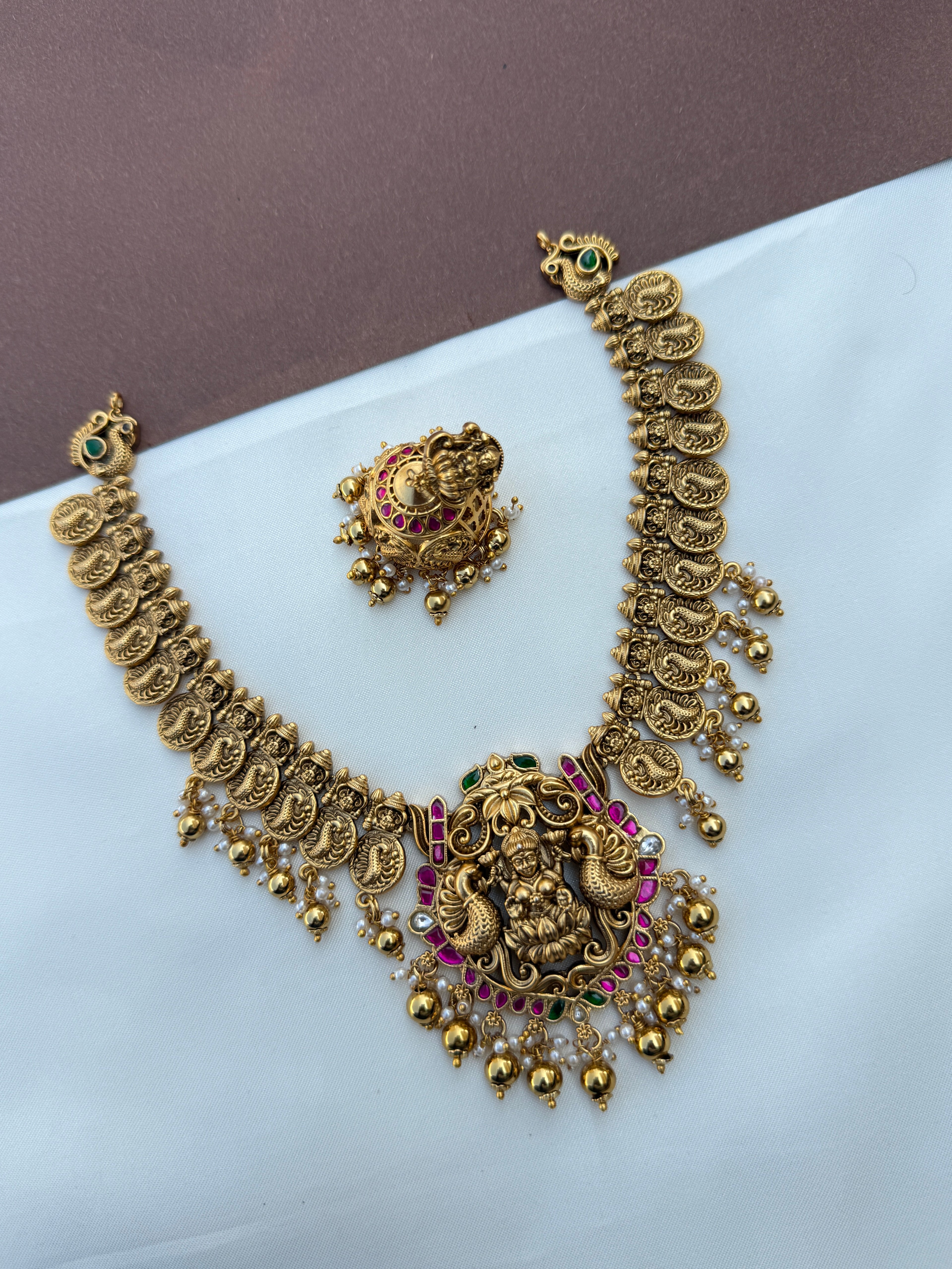 Ns627 nakshi jadau kundan peacock lakshmi devi neckset with gold balls