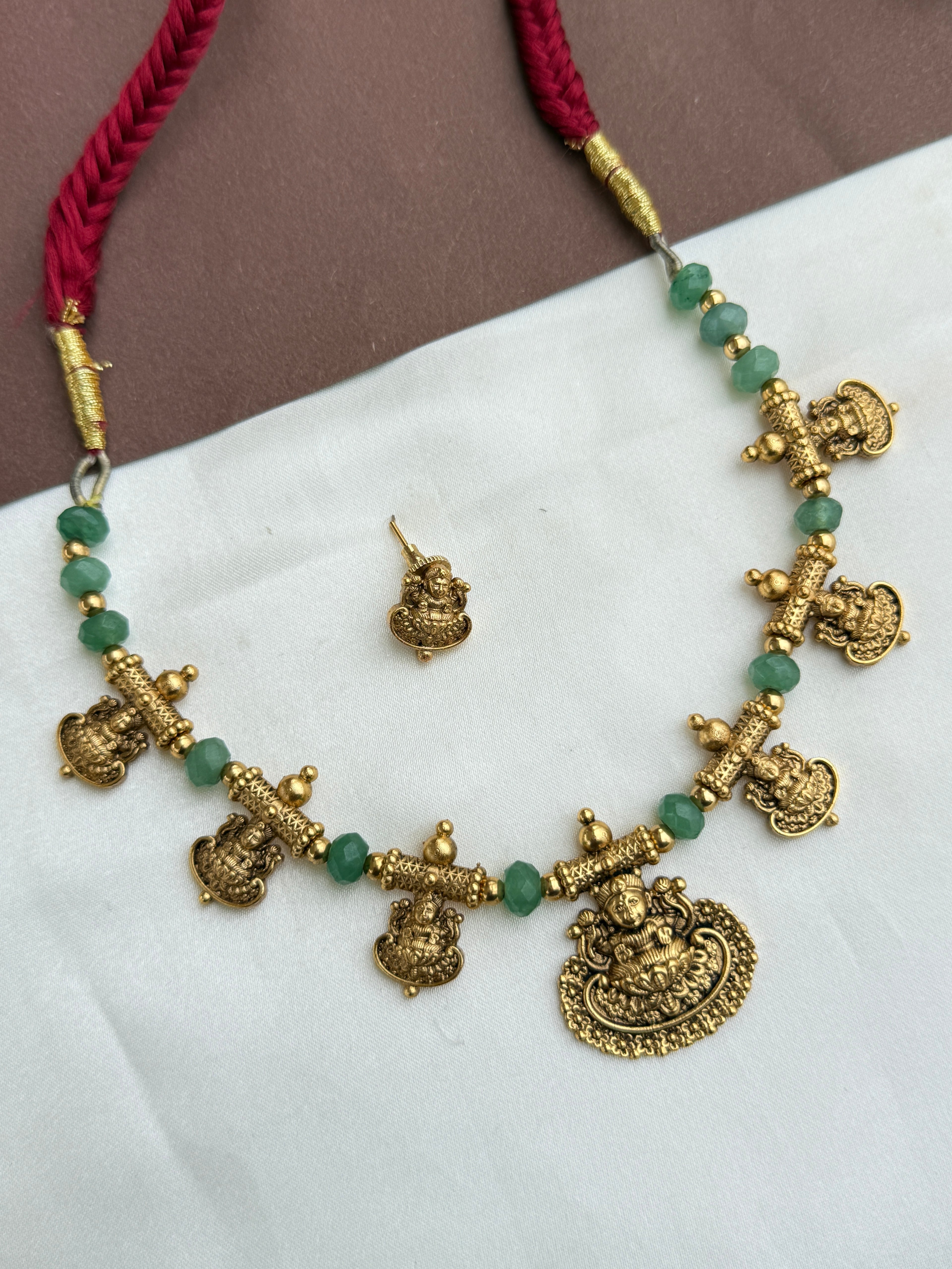 Ns516 lakshmi devi pendants thread neckset