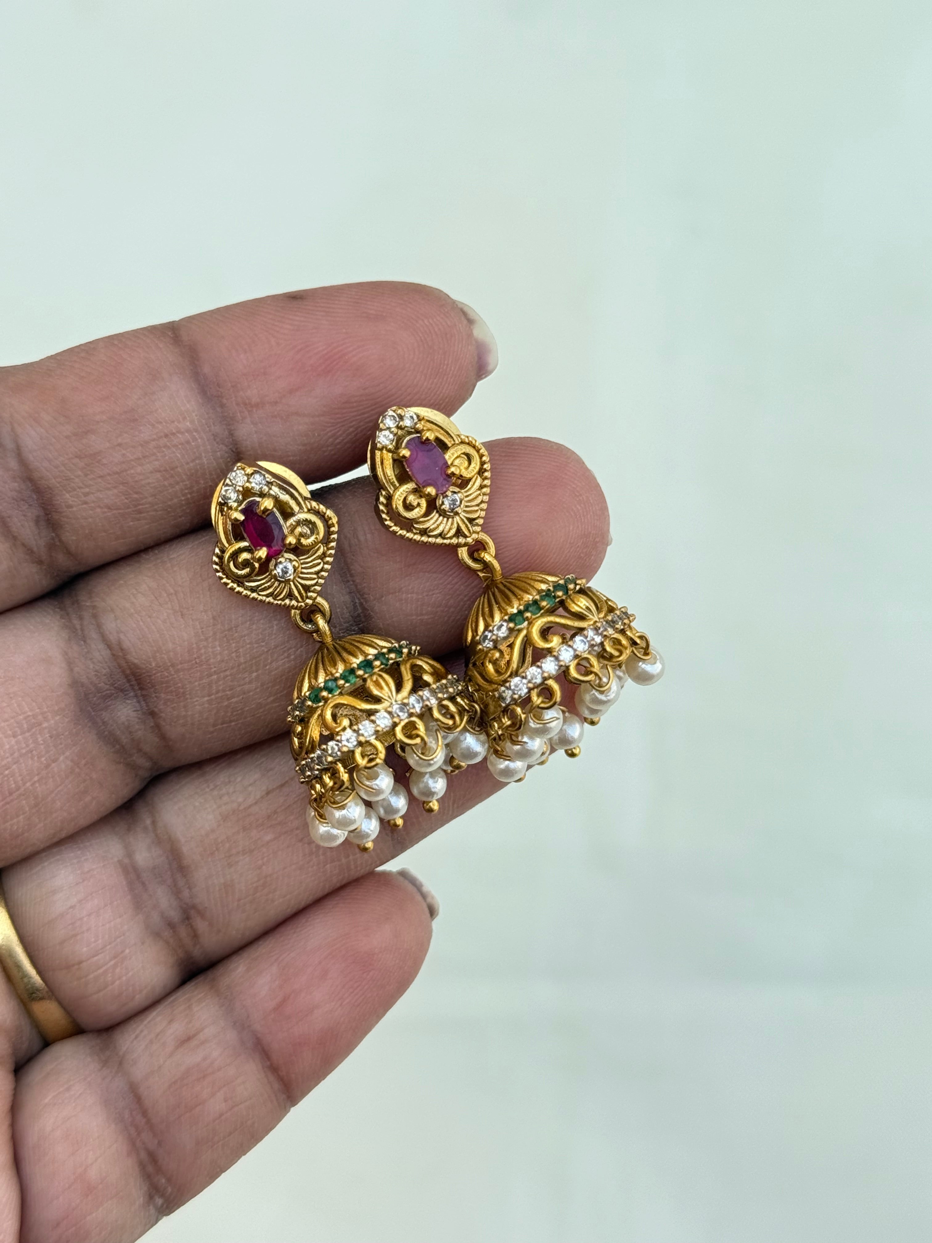 Er006 small butta cz earrings