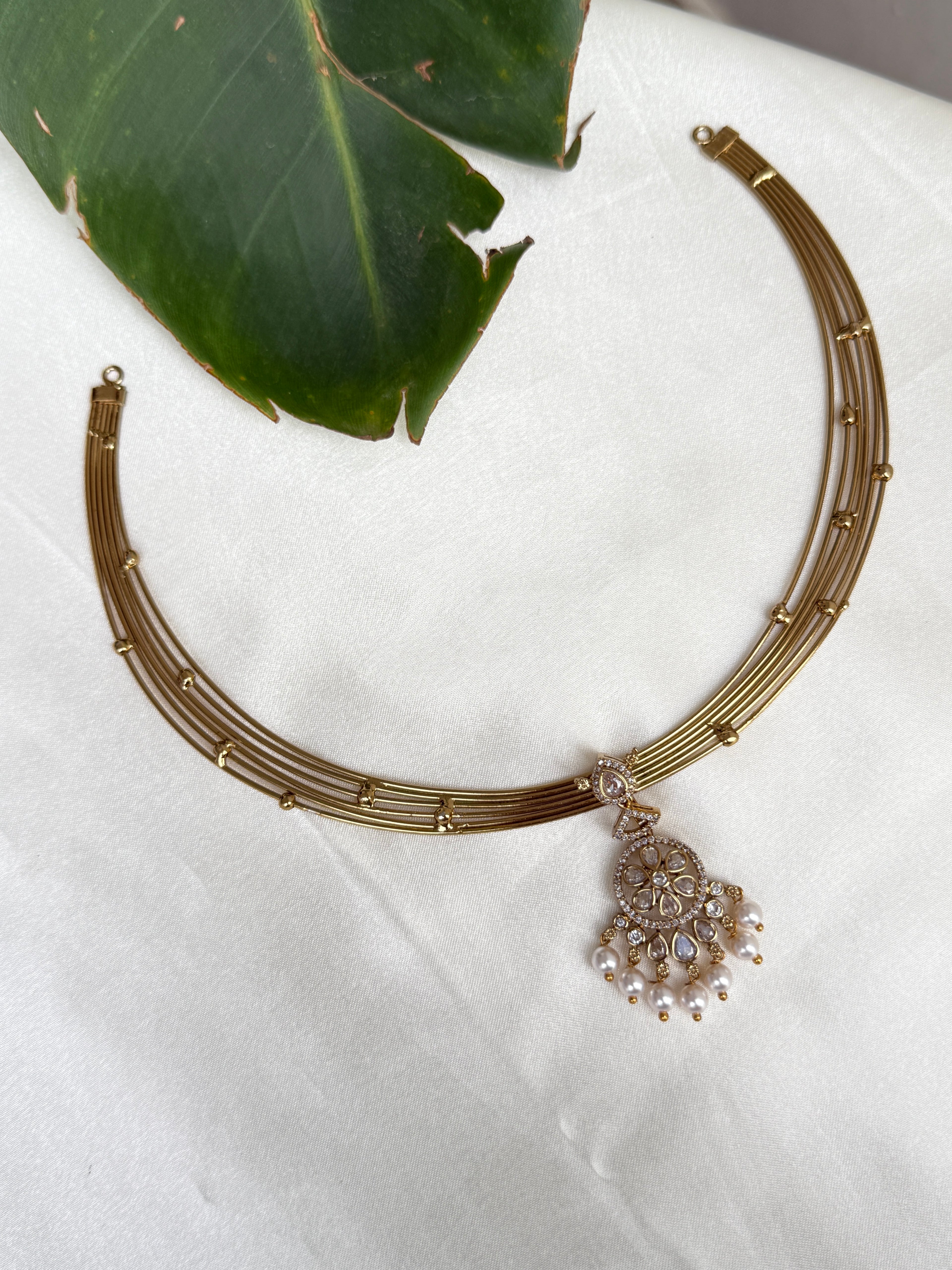 Kt008 Italian kante with Pearl pendant