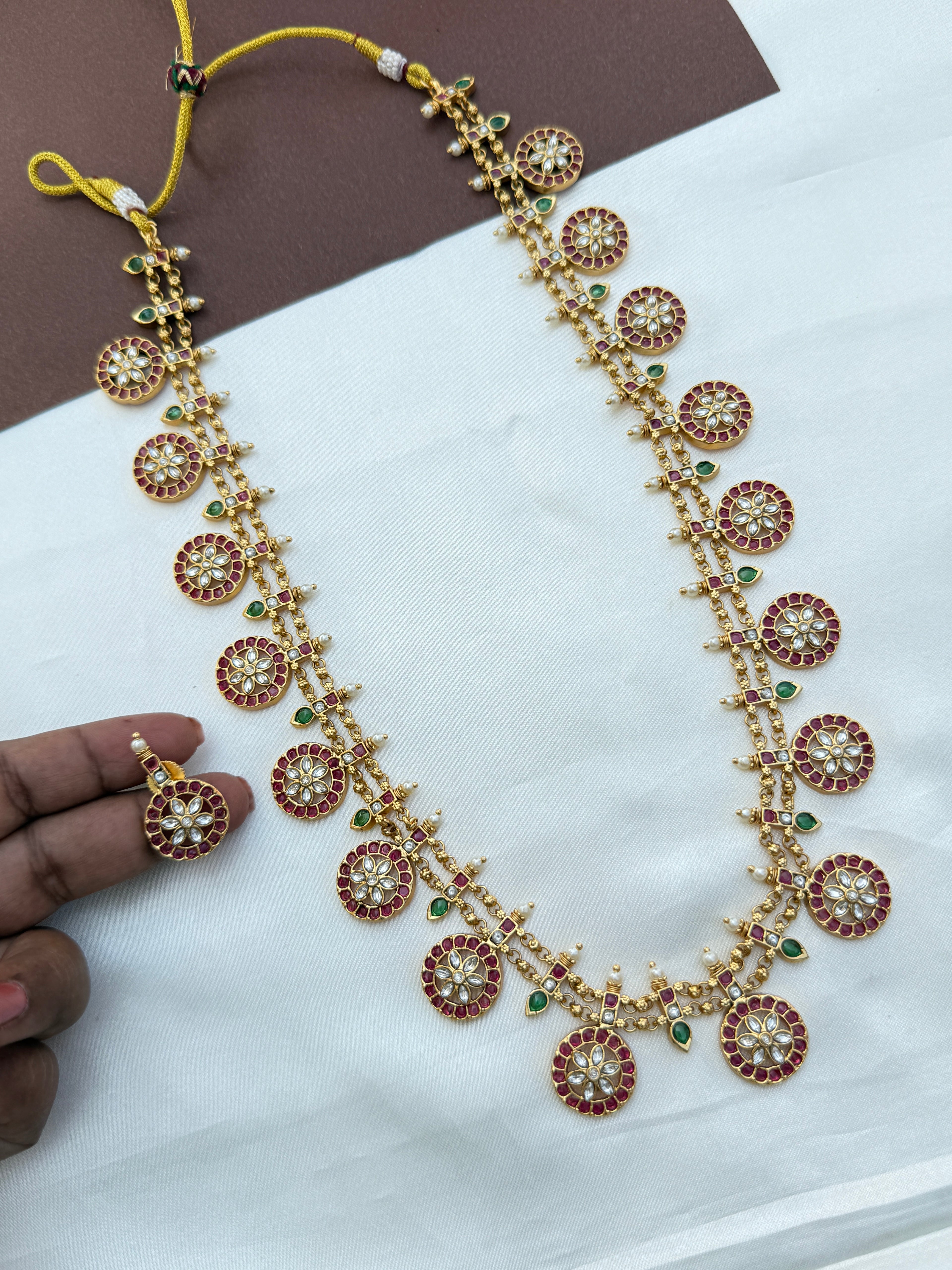 Lh556 kundan bottumala haram