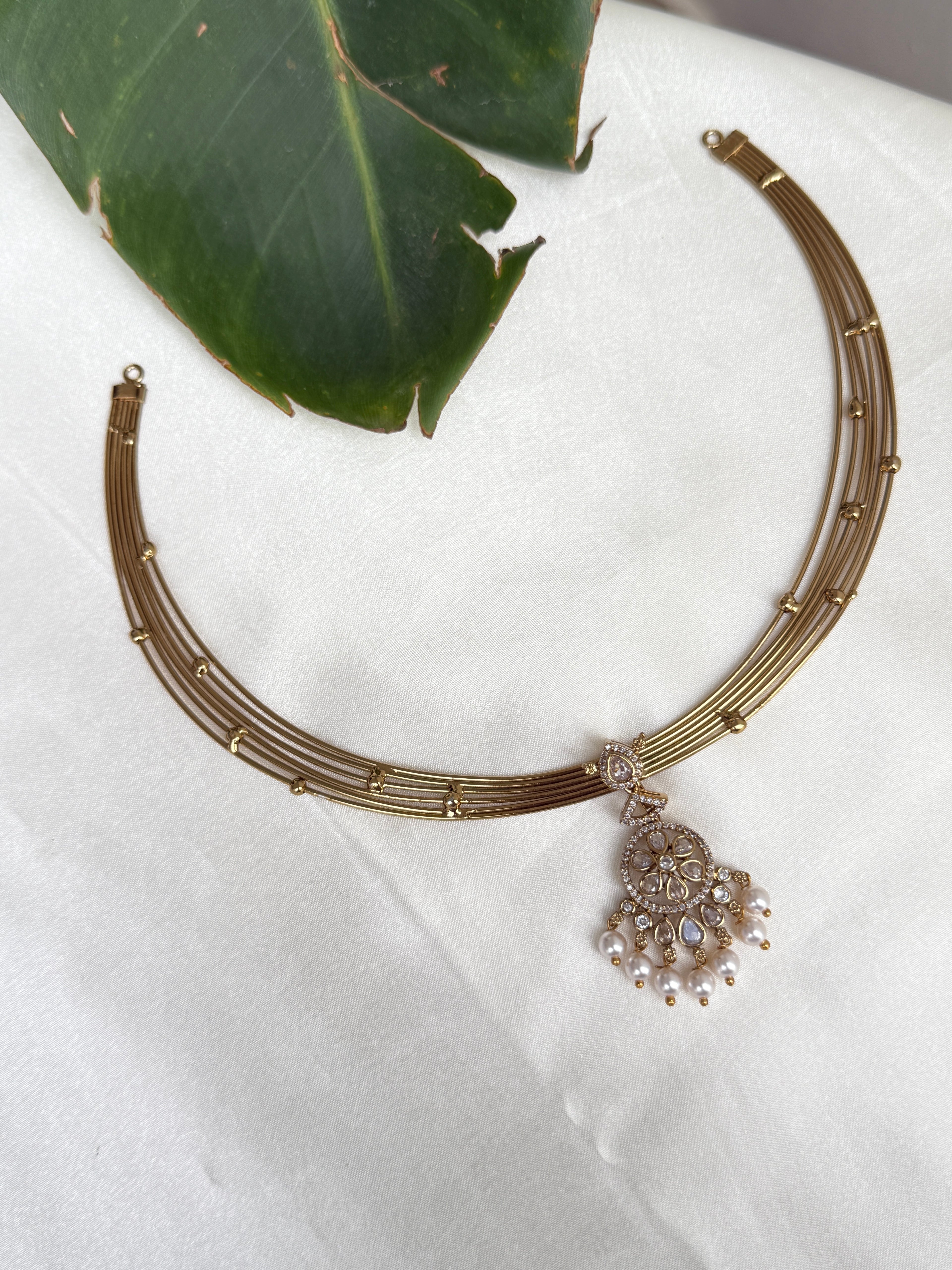 Kt008 Italian kante with Pearl pendant
