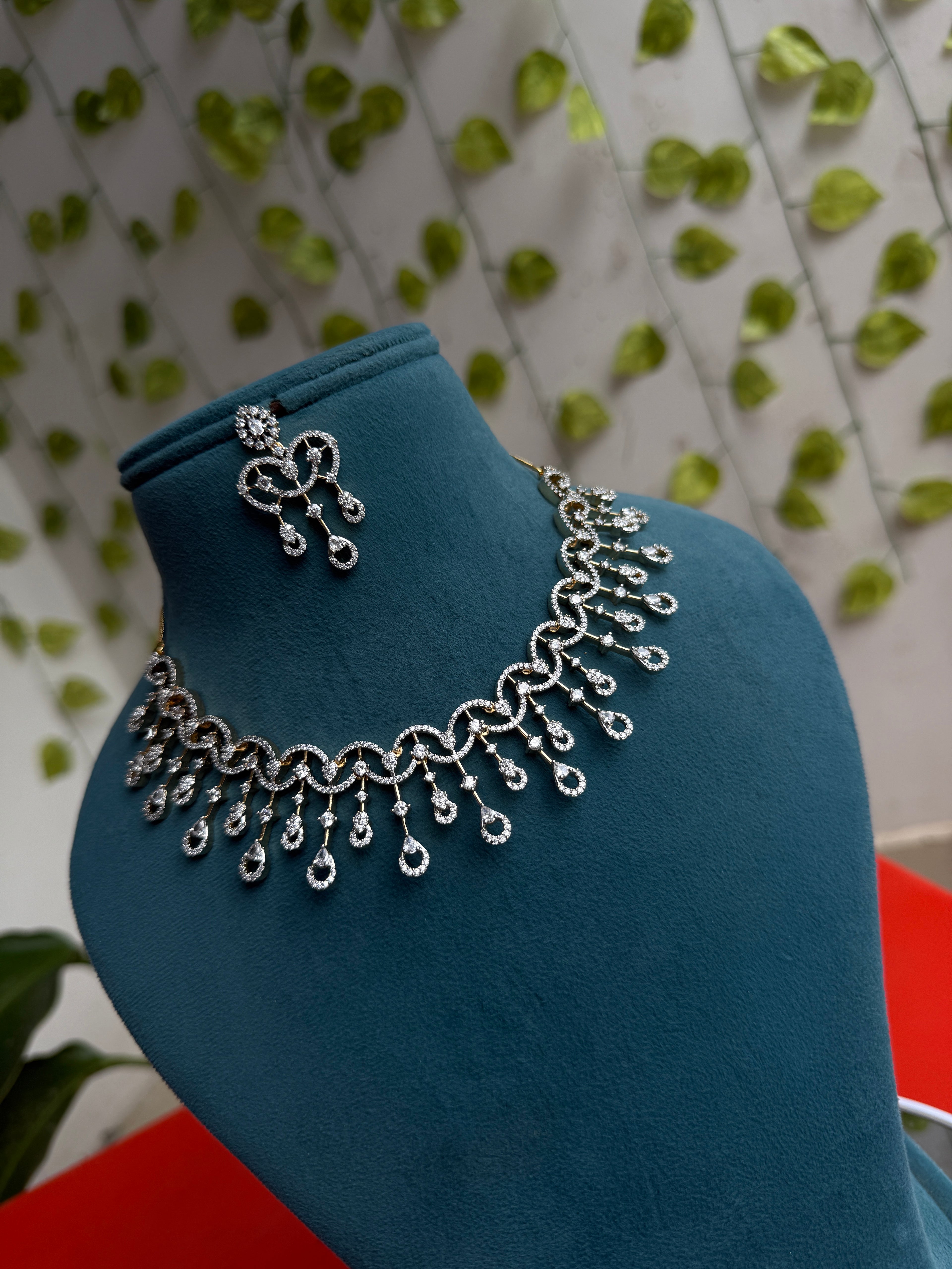 Unique diamond finish neckset with earrings ns253
