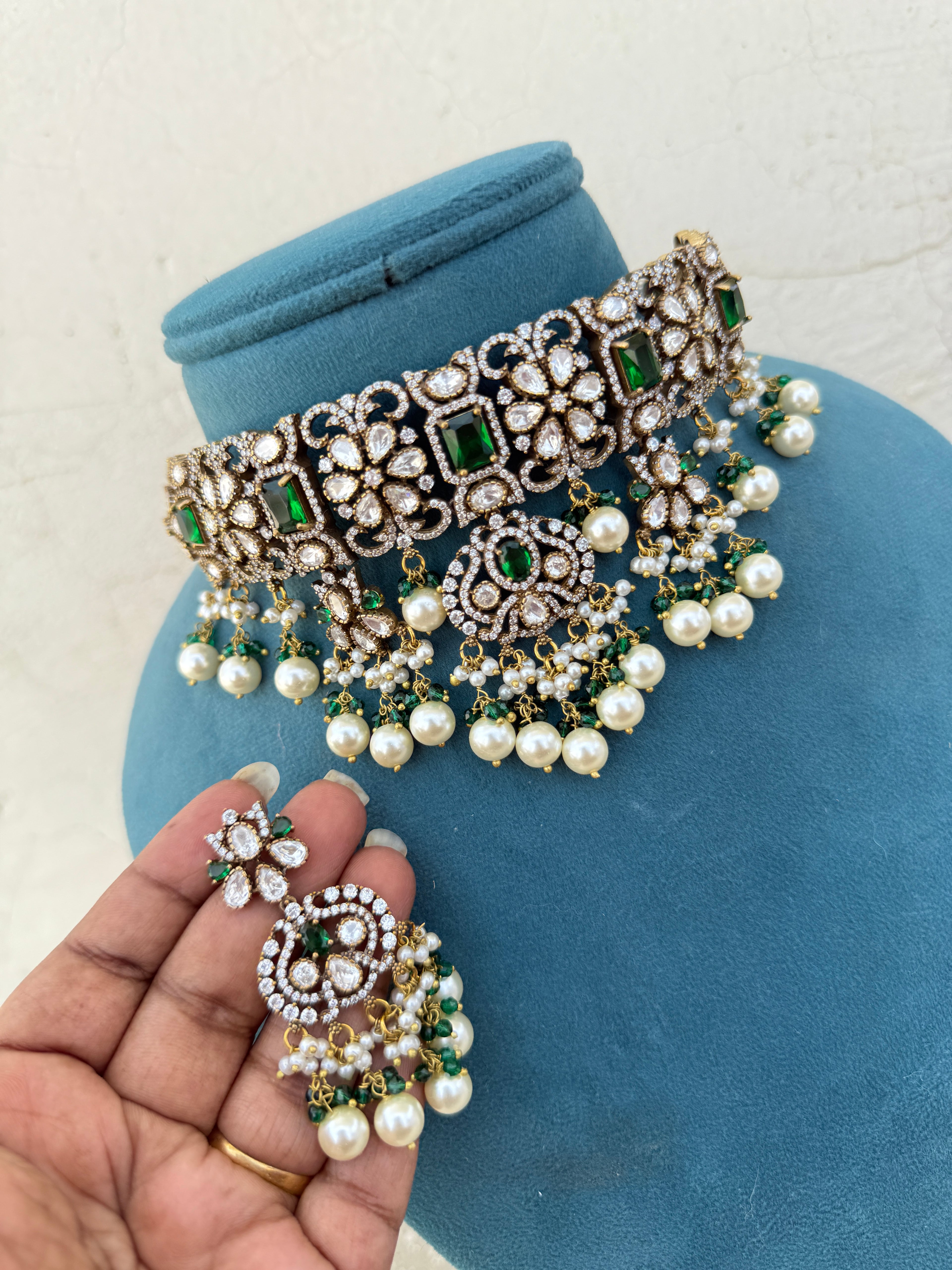 Ch011 victorian moissanite choker