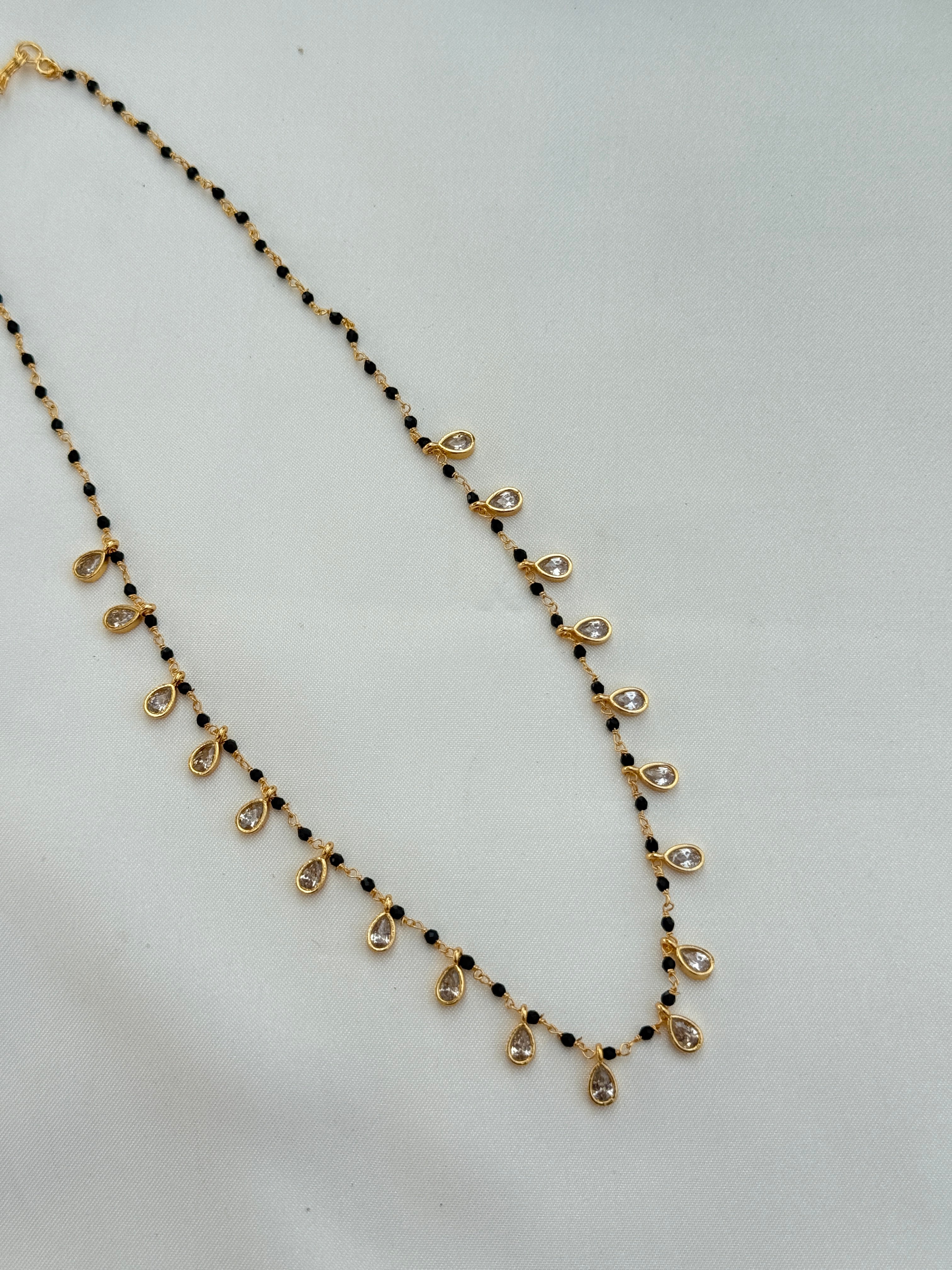 Bb042 19 drops single line short crystal blackbeads