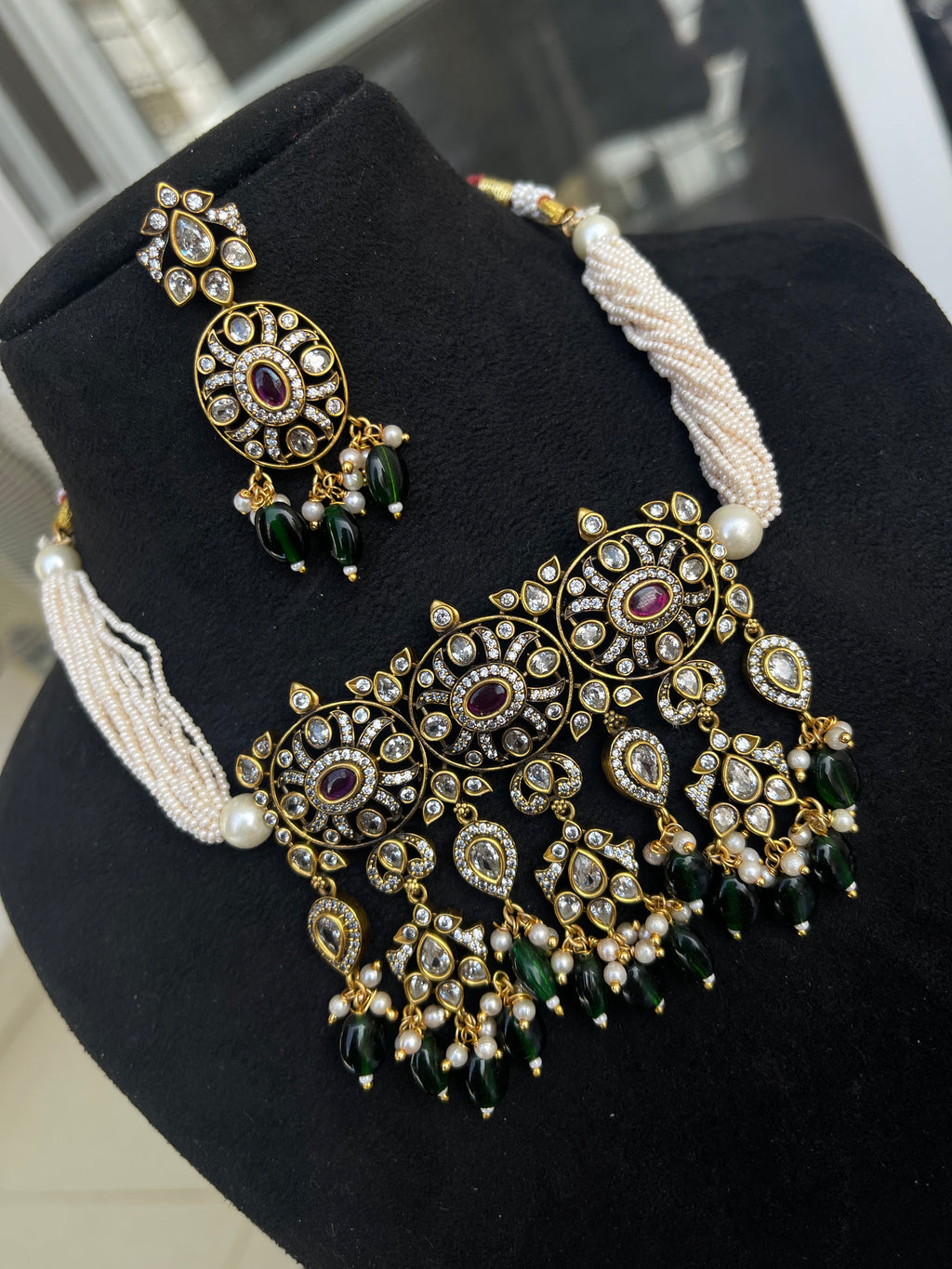 Sugar pearl Victorian choker pr005
