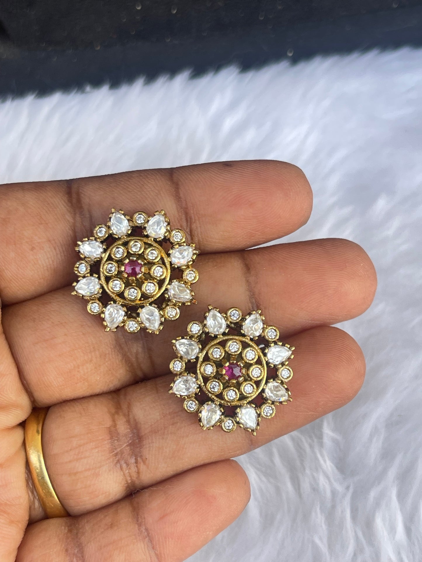 Moissanite heavy studs with mehandi polish