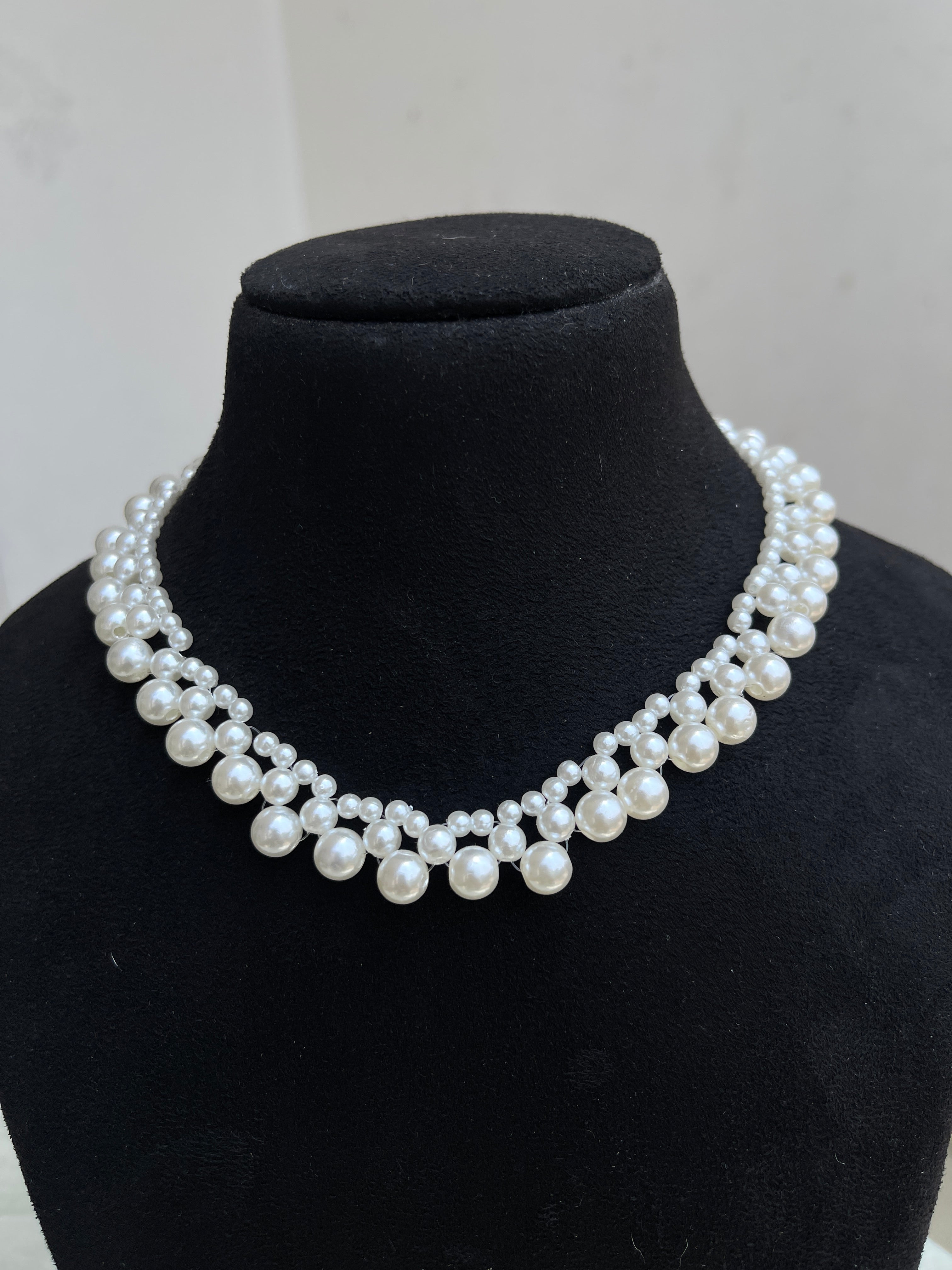 Budget friendly Short pearl neckset
