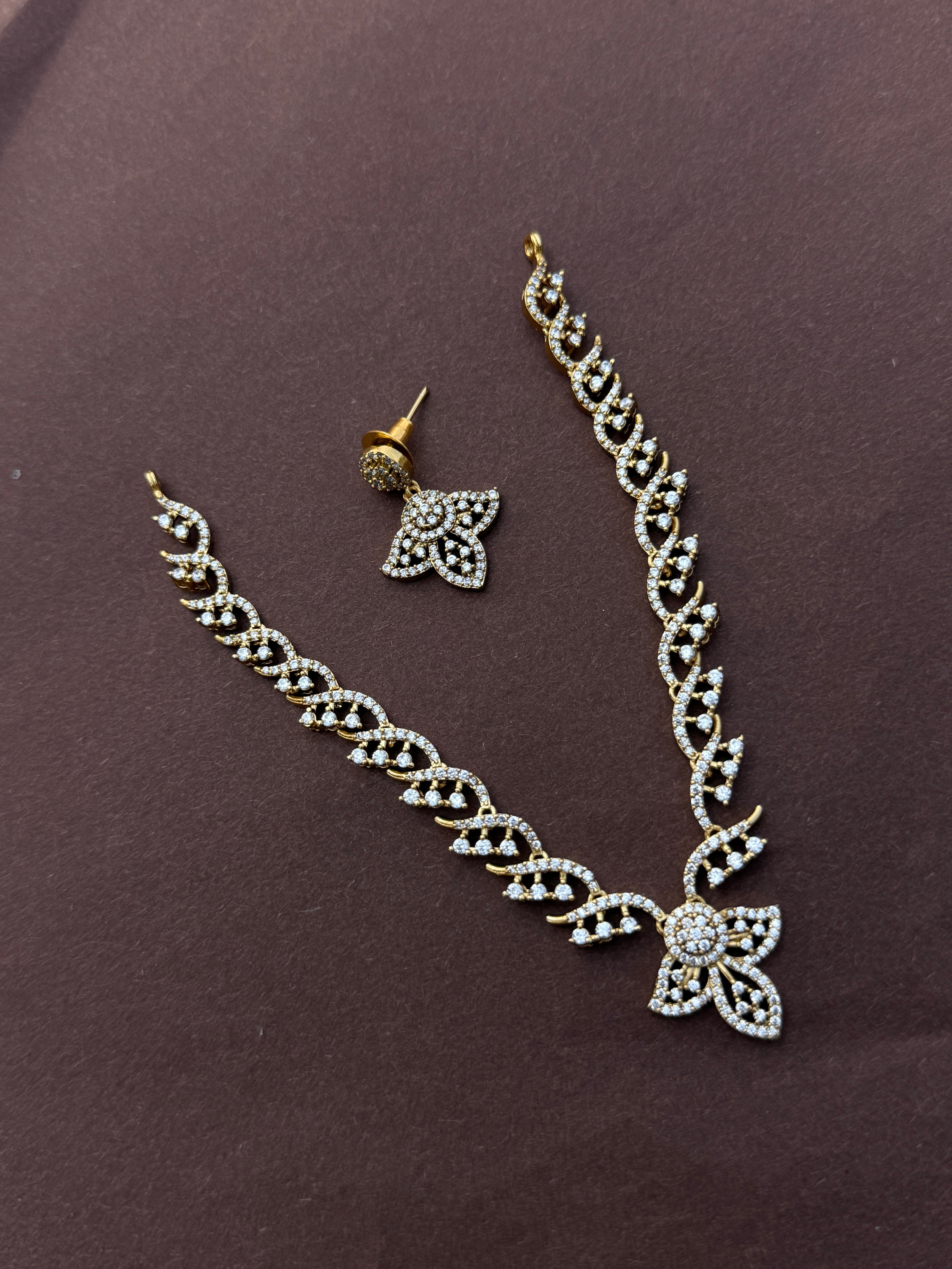 Ns602 cz short neckset with small pendant